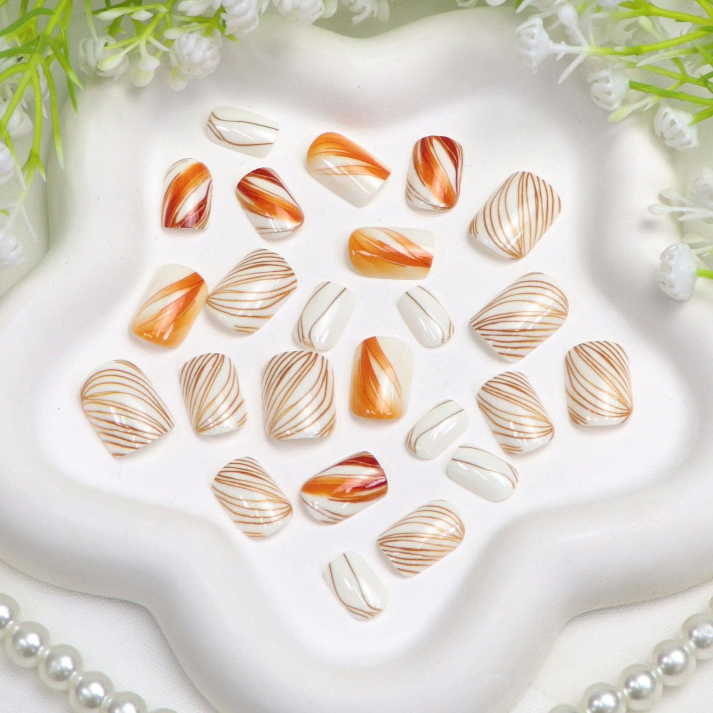 Square Press on Nails Short Fake Nails with Lines Designs White Nails Press ons Fall Acrylic Nails for Women 24Pcs