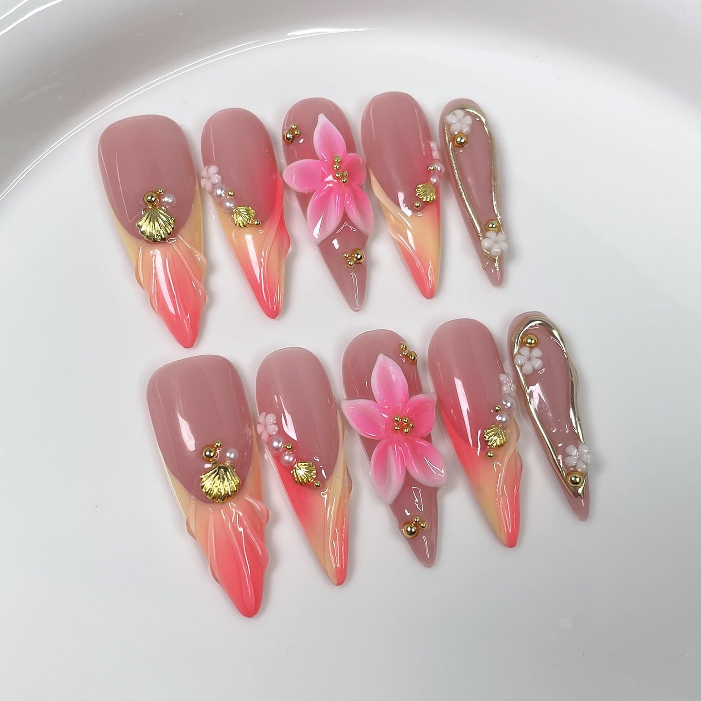 Vseegrs Pink Handmade Press on NailsStiletto Long Artificial False Nails with Designs Gold Embossed SeashellAcrylic Nail Press ons Pearl Press on Nail Kit for Women 10pcs (L)
