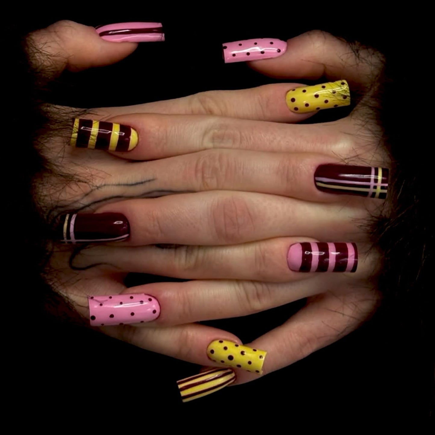 OCTOSWAVE Press on Nails Medium Square Fake Nails Burgundy Plaid and Polka Dot Designs Glossy Glue on Nails for Party and Gifts 24Pcs