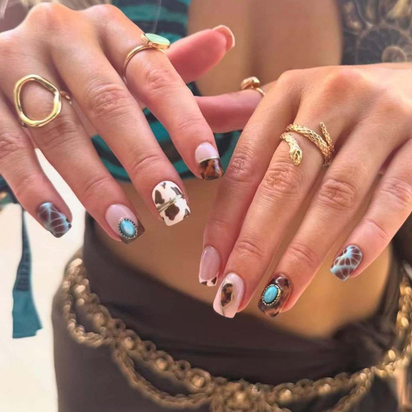 octoswave Short Square Press on Nails Western Cow Print Tortoise Shell False Nails with Turquoise Rhinestones Stick on Artificial Acrylic Manicure for Women DIY Manicure and Party 24Pcs