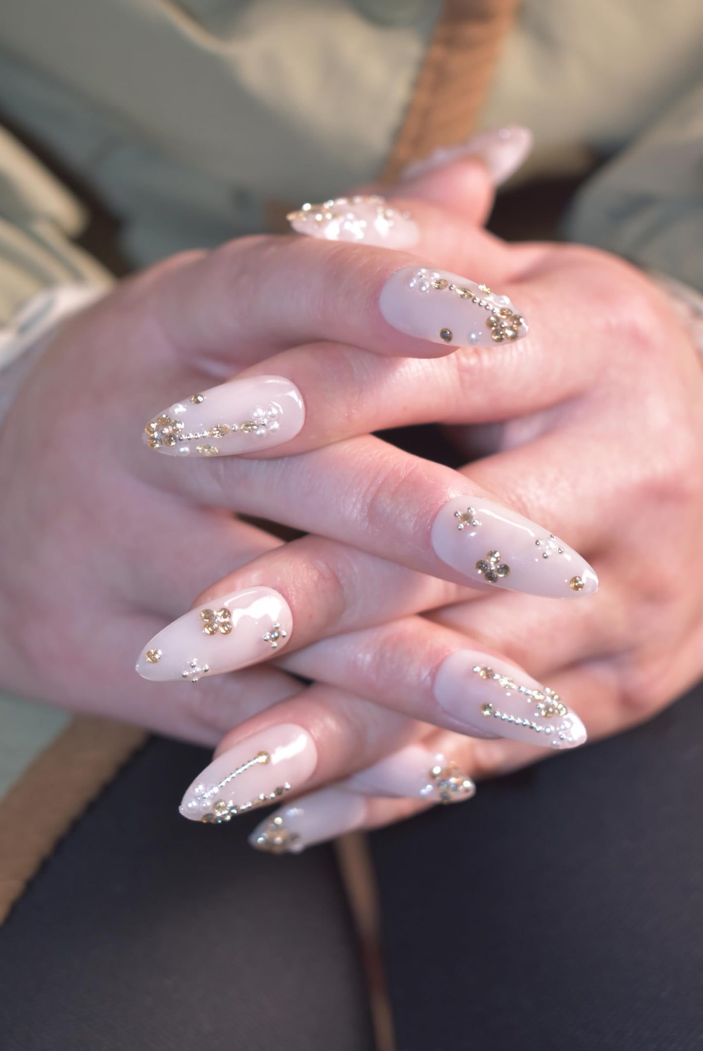 LIFOOST Manual Fake Nails Glossy Pure Color Nude Medium Almond Press On Nail Pile Beads and Rhinestones Luxury False Tips for Women Bride Autumn and Winter Manicure 10 Pcs