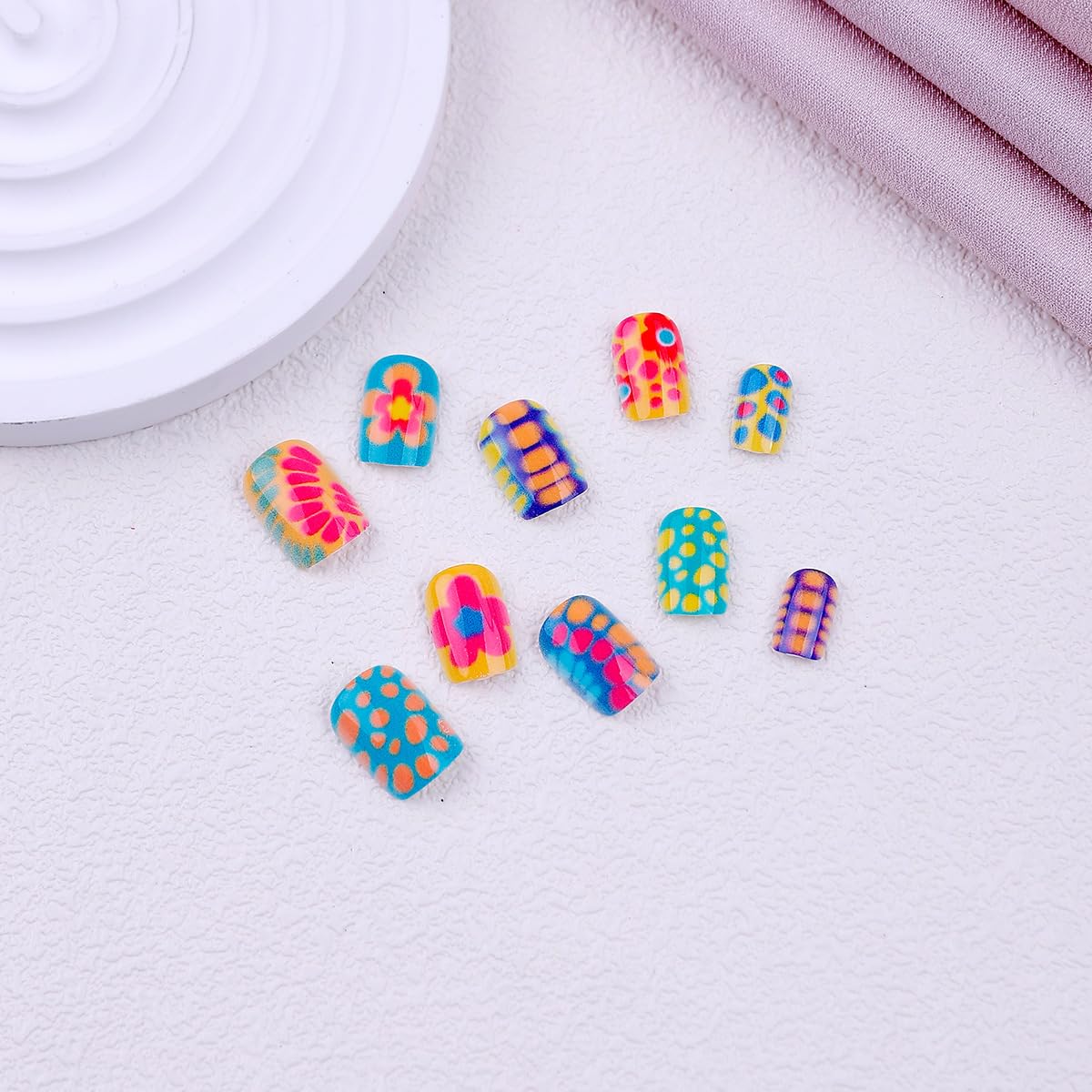 plalely Square Press on Nails Short Colorful Fake Nail Turtle Stripes with Flower Design Acrylic Nail Press ons Classic Stick on Nail for Women 24pcs