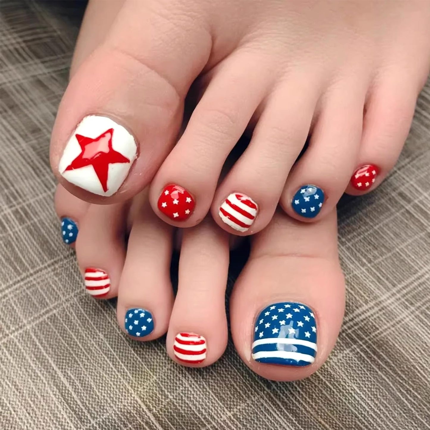 4th of July Press on Toenails Short Square Fake Toe Nails Red Blue Star Toenail Press ons Summer Independence Day Toe Press on Nails Full Cover Reusable Stick on Toenails for Women 24Pcs