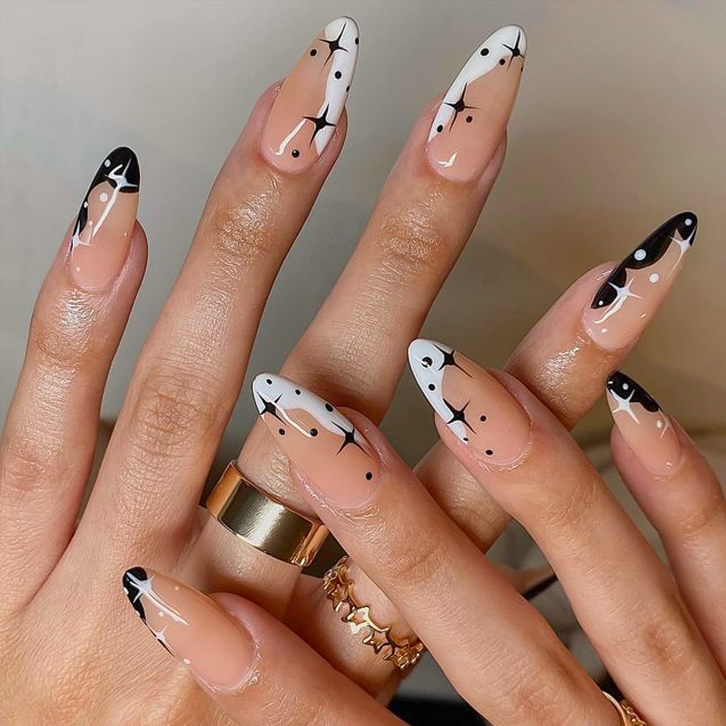 GLAMERMAID Nude Pink Press on Nails Medium Almond, Black White French Tip Stiletto Stick on Fake Nails for Women Gift, Nude Press on Nails Medium Almond， Glitter Star Short Oval Glue on Nails Gel