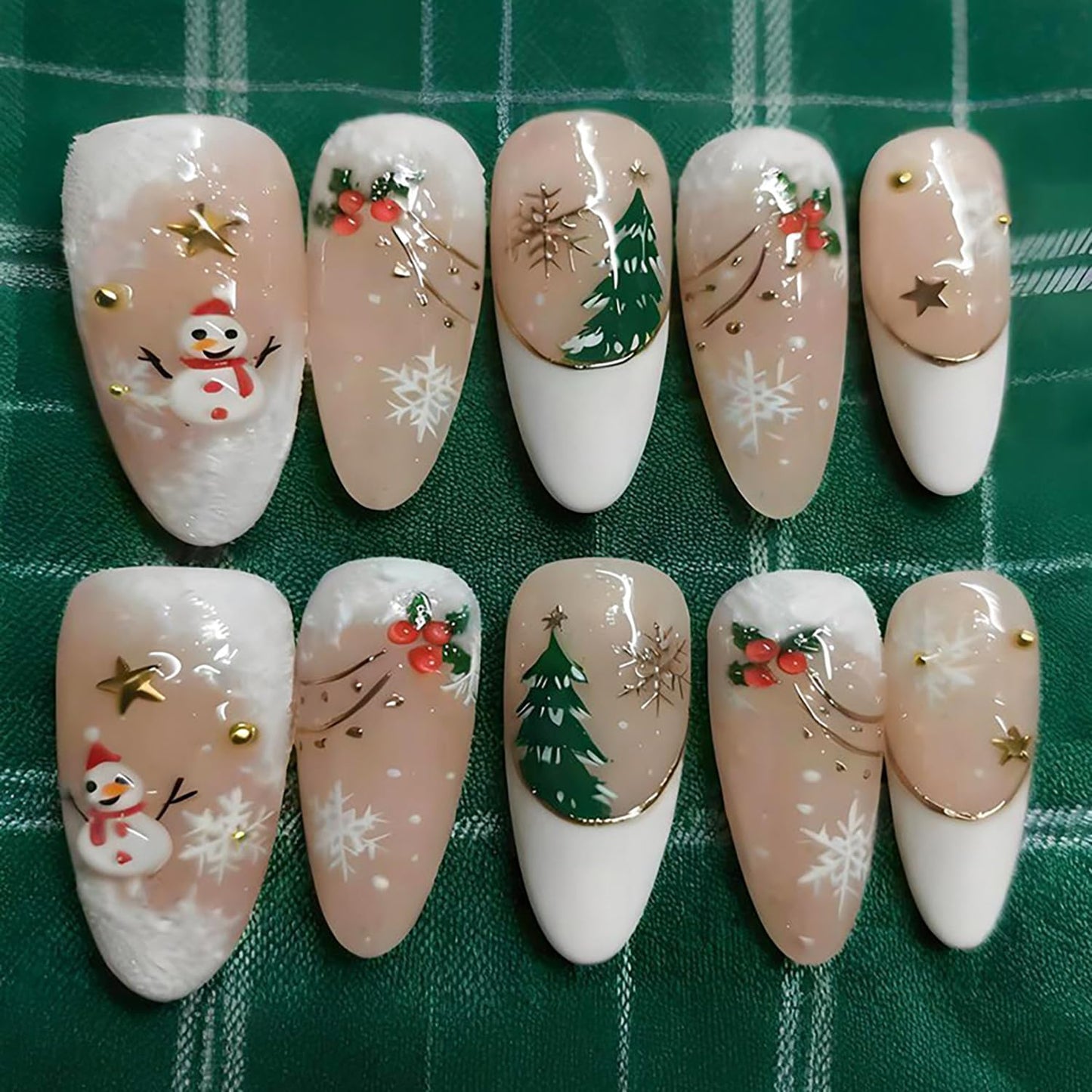 24Pcs Christmas Press on Nails Medium Almond Fake Nails 3D Star Xmas Tree Holly Snowmen Design Winter Glue on Nails French Tip False Nails Gold White Snowflake Acrylic Stick on Nail for Women Manicure