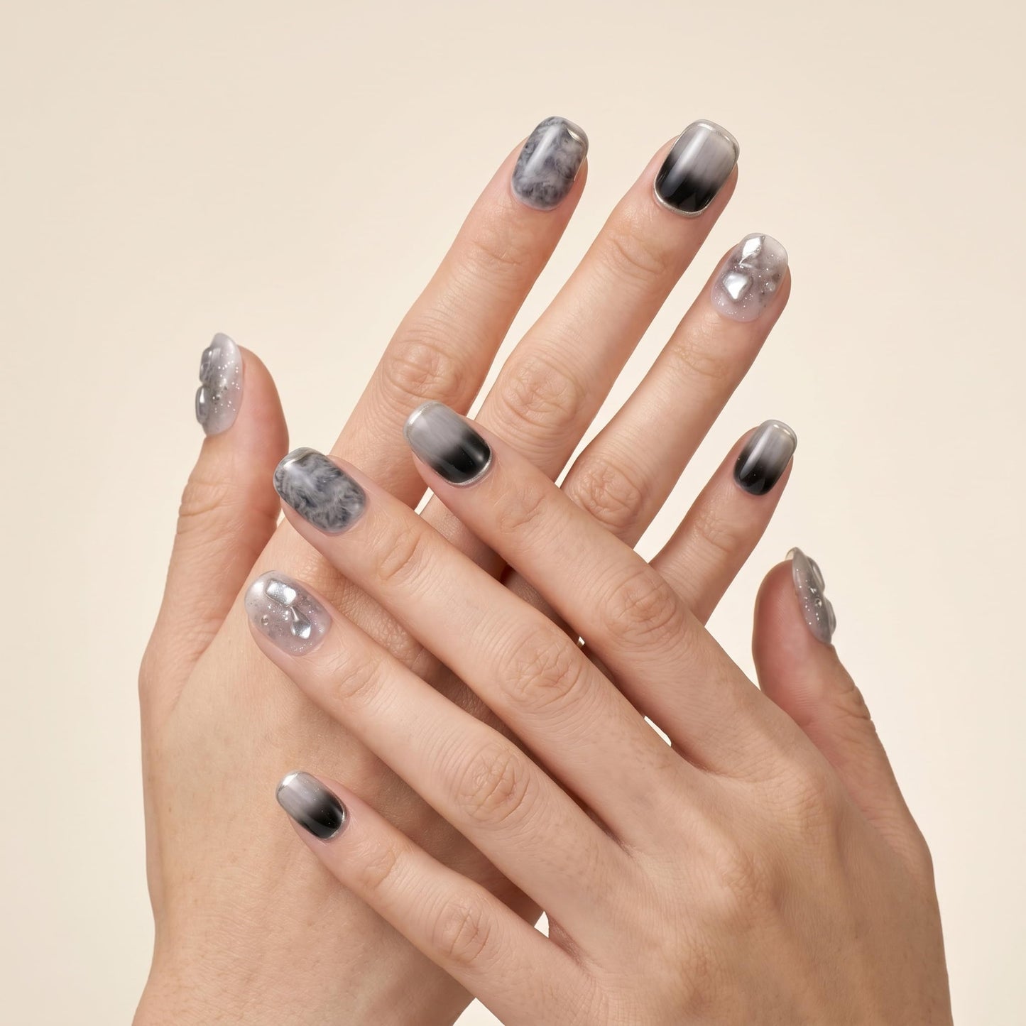 Sun&Beam Nails Handmade Short Round Black False Nail Tips with Cute 3D Diamond Popular Charm Design Press On Nails 10 Pcs (#58 S)