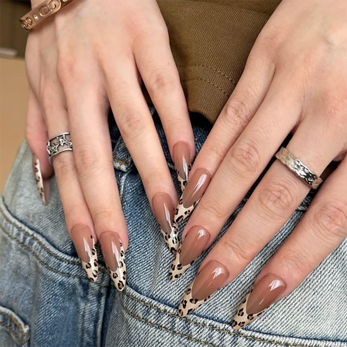 Long Almond Press on Nails Nude Pink Fake Nails with French Tip Cat Eye Press ons Acrylic Nails False Artificial Full Cover Stick on Nails for Women Girls 24 Pcs