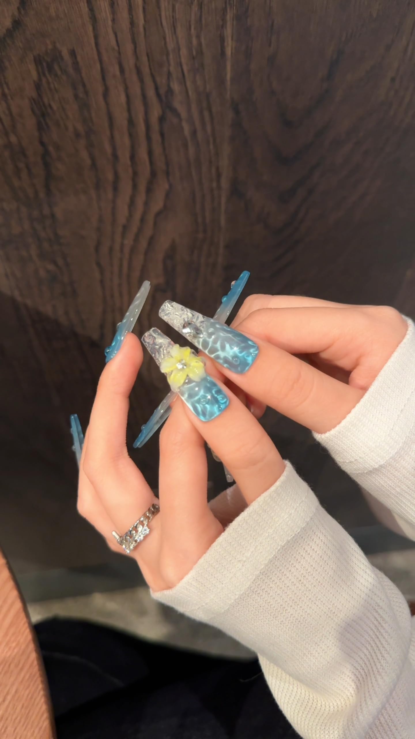 Summer Ocean Fake Nails, Blue Gradient Stiletto Coffin Nails with 3D Flowers & Glitter, Long Fake Nails for Women, Water Wave Design (S)
