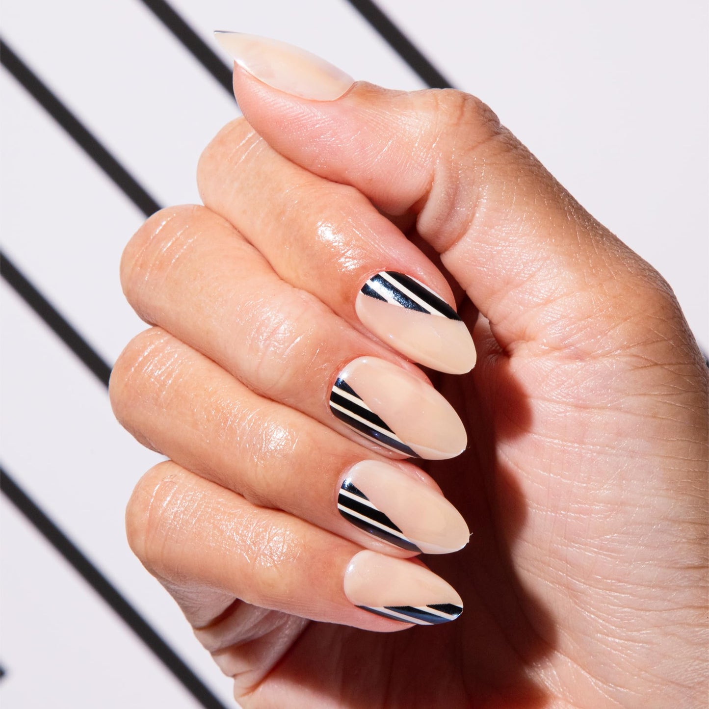 Chillhouse - Chill Tips, Press on Nails Kit - Très Dramatique (Almond) - 24 Nail Shapes & Sizes - Up to 2 Weeks of Wear - Customizable Fit - Reusable - Latina Founded & Women Owned - Beauty, Self Care