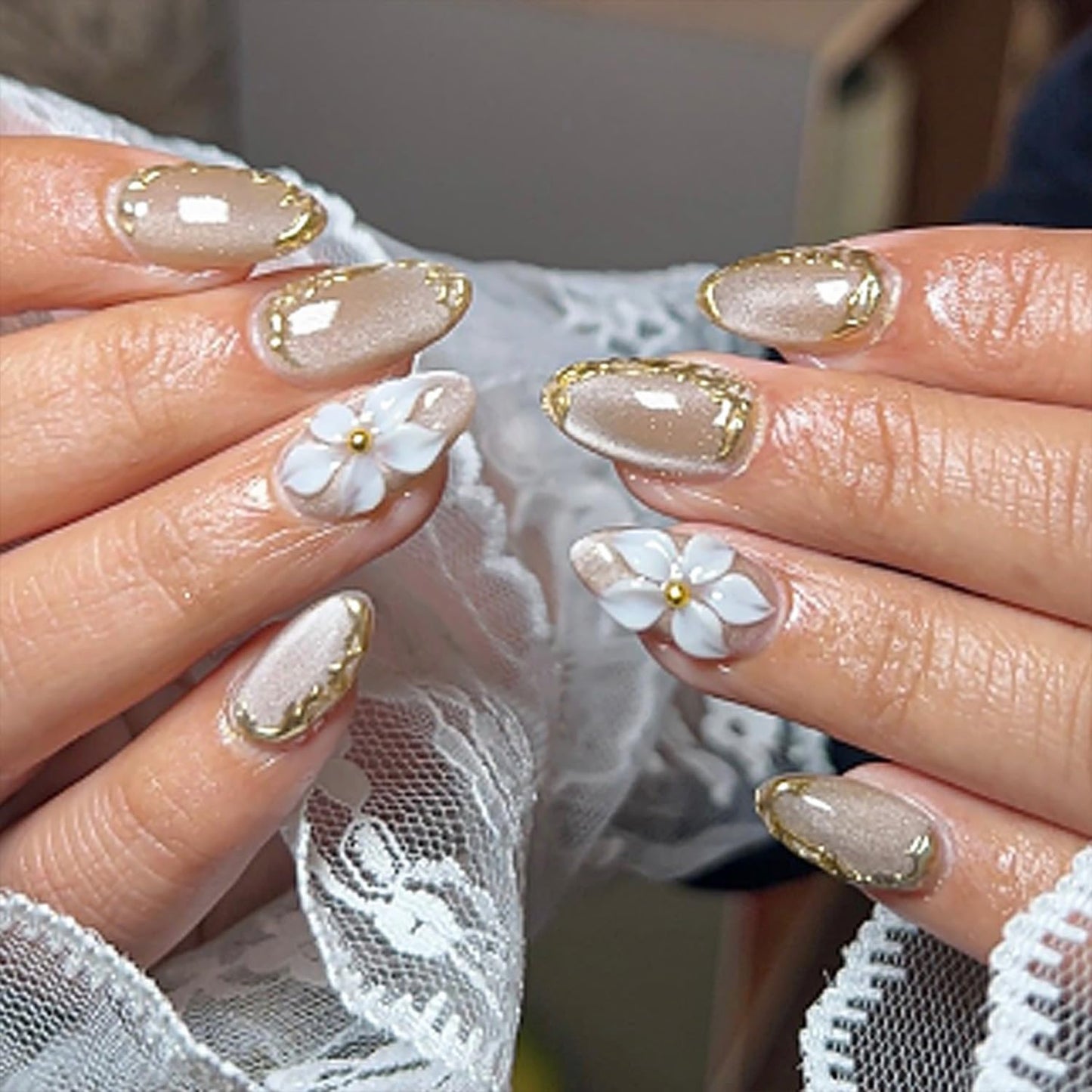 30Pcs Flower Press on Nails Medium Almond Fake Nails with Gilding Line Design 3D White Flower False Nails Gold Rhinestones Artificial Stick on Nails glitter Full Cover Glue on Nail for Women Supplies