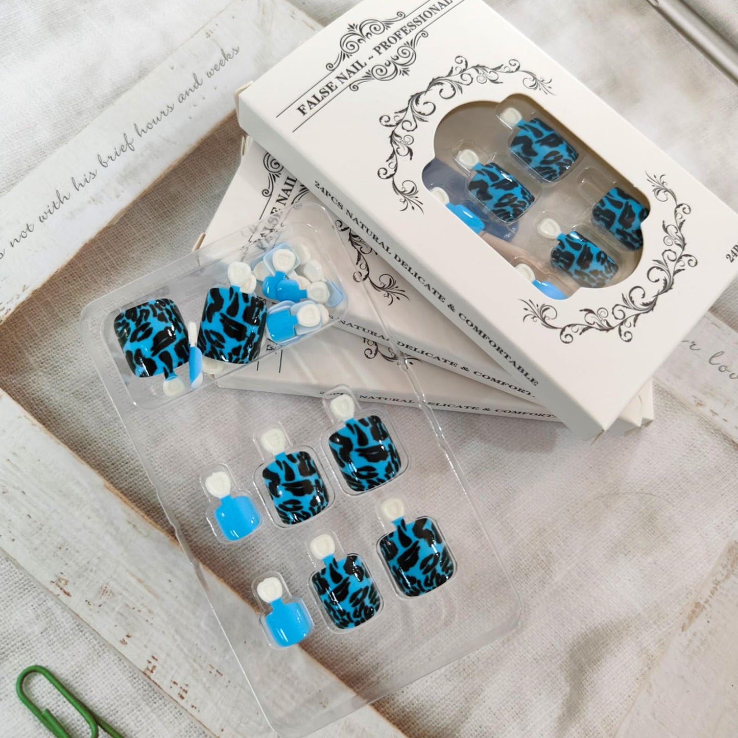 24Pcs Blue Leopard Press on Toenails Short Square Fake Toe Nails Blue False Toenails with Cheetah Print Designs Glossy Acrylic Toe Nail Press ons Summer Elegant Nail Art for Women