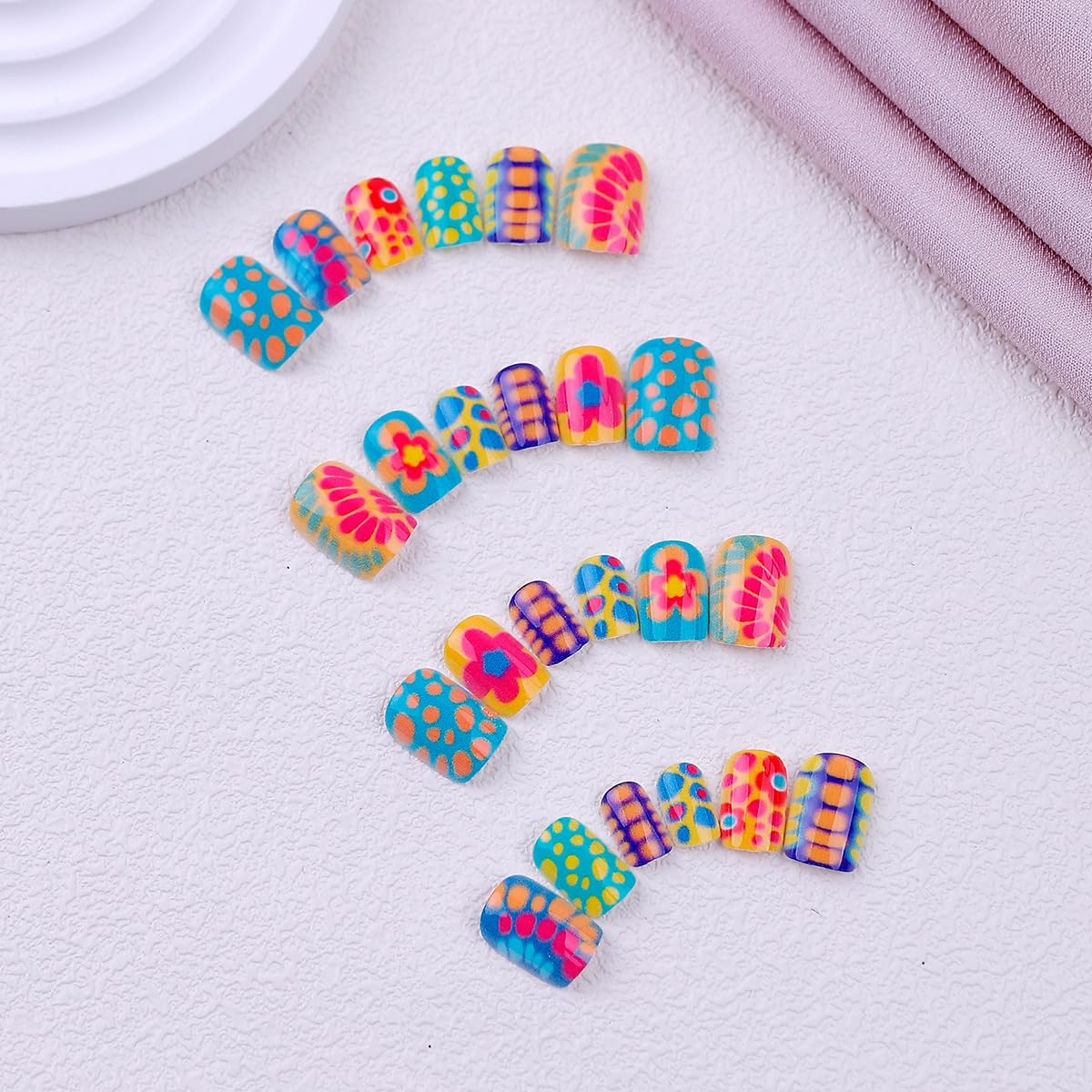 plalely Square Press on Nails Short Colorful Fake Nail Turtle Stripes with Flower Design Acrylic Nail Press ons Classic Stick on Nail for Women 24pcs