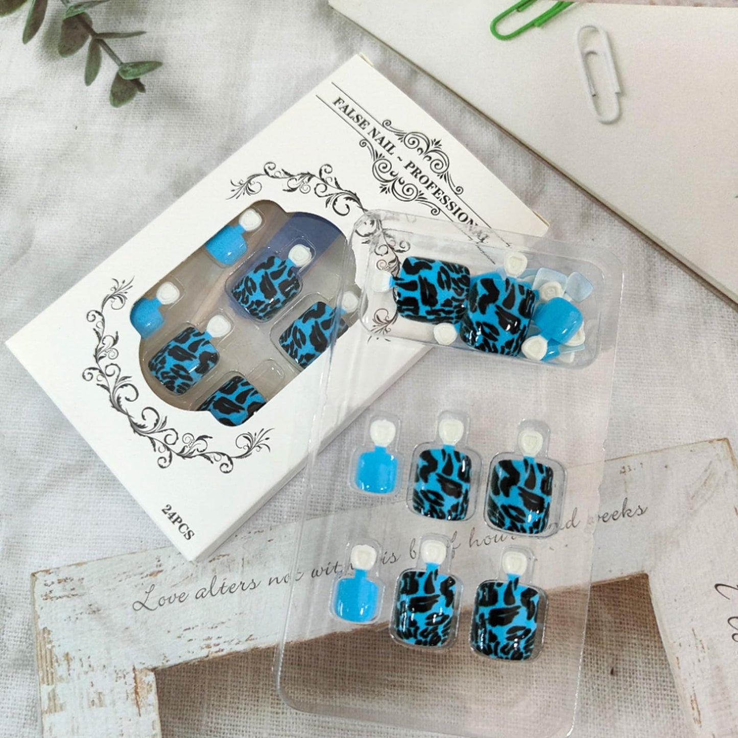 24Pcs Blue Leopard Press on Toenails Short Square Fake Toe Nails Blue False Toenails with Cheetah Print Designs Glossy Acrylic Toe Nail Press ons Summer Elegant Nail Art for Women