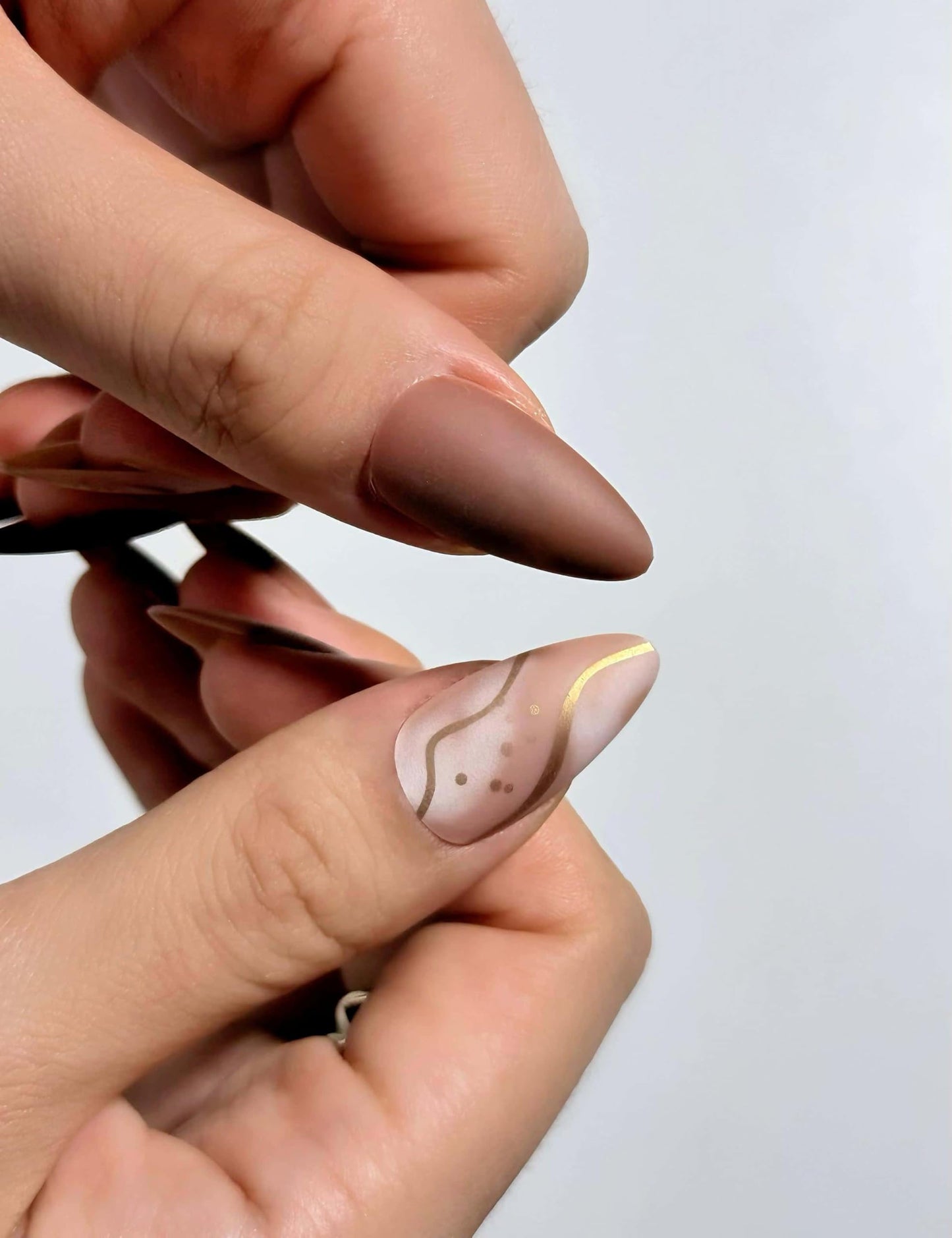 Mother's Day Nails Brown Glazed Chocolate Press on Nails, short almond, gold line french, Matte Marble with gold line, Perfect for Winter and Daily Wear, 24pcs Reusable, Nailinism