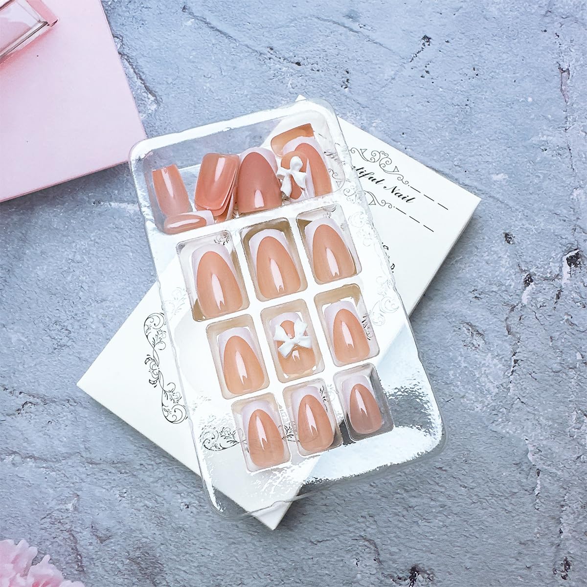 24 Pcs French Tip Press on Nails Short Square Bow Fake Nails with Design White French False Nail Tips Stick on Nails Glossy Full Cover Glue on Nails for Women And Girl