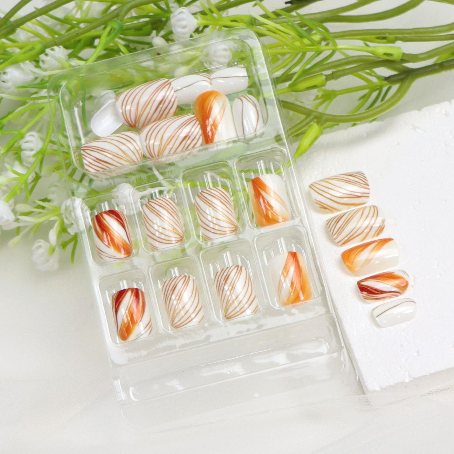 Square Press on Nails Short Fake Nails with Lines Designs White Nails Press ons Fall Acrylic Nails for Women 24Pcs