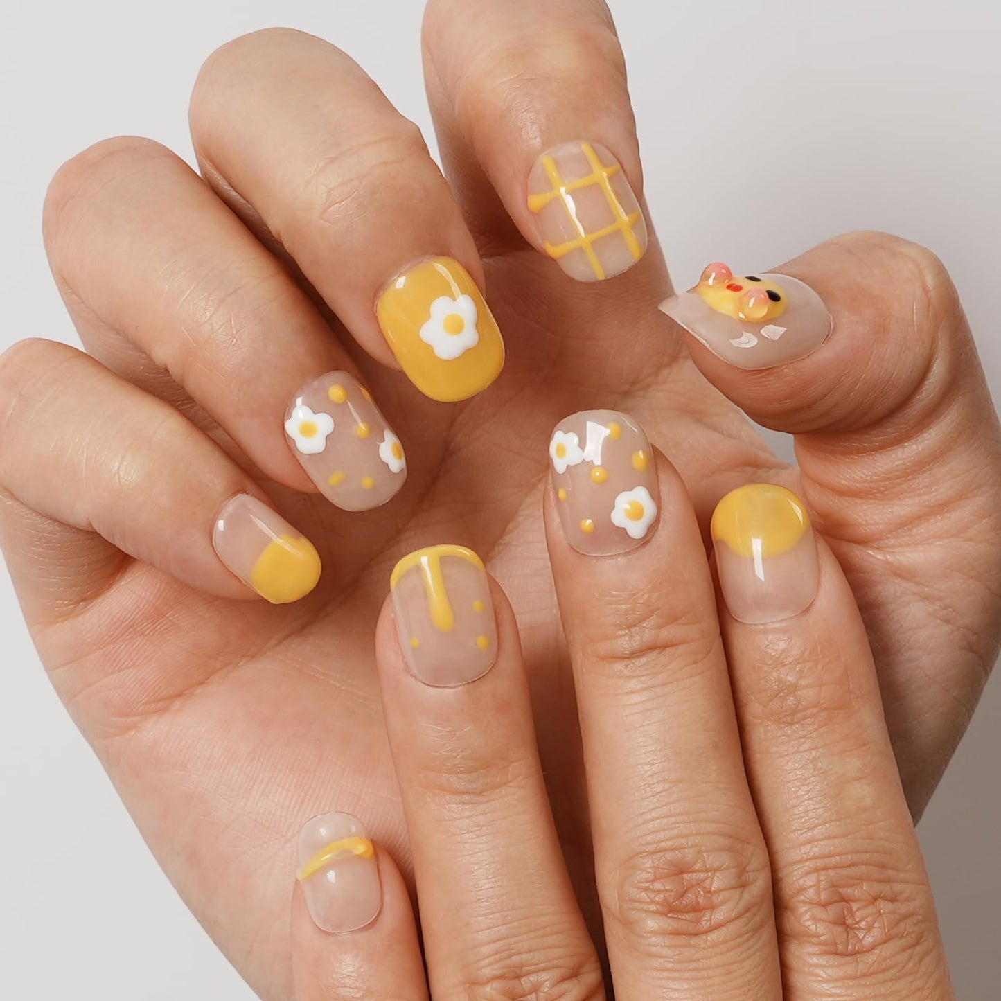 Tesytto Short Round Press on Nails, Kawaii Handmade Cute 3D Yellow Duck & Daisy Flower Cartoon Nails, Glossy False Nail Art for Women Girls (Little Yellow Duck,S)