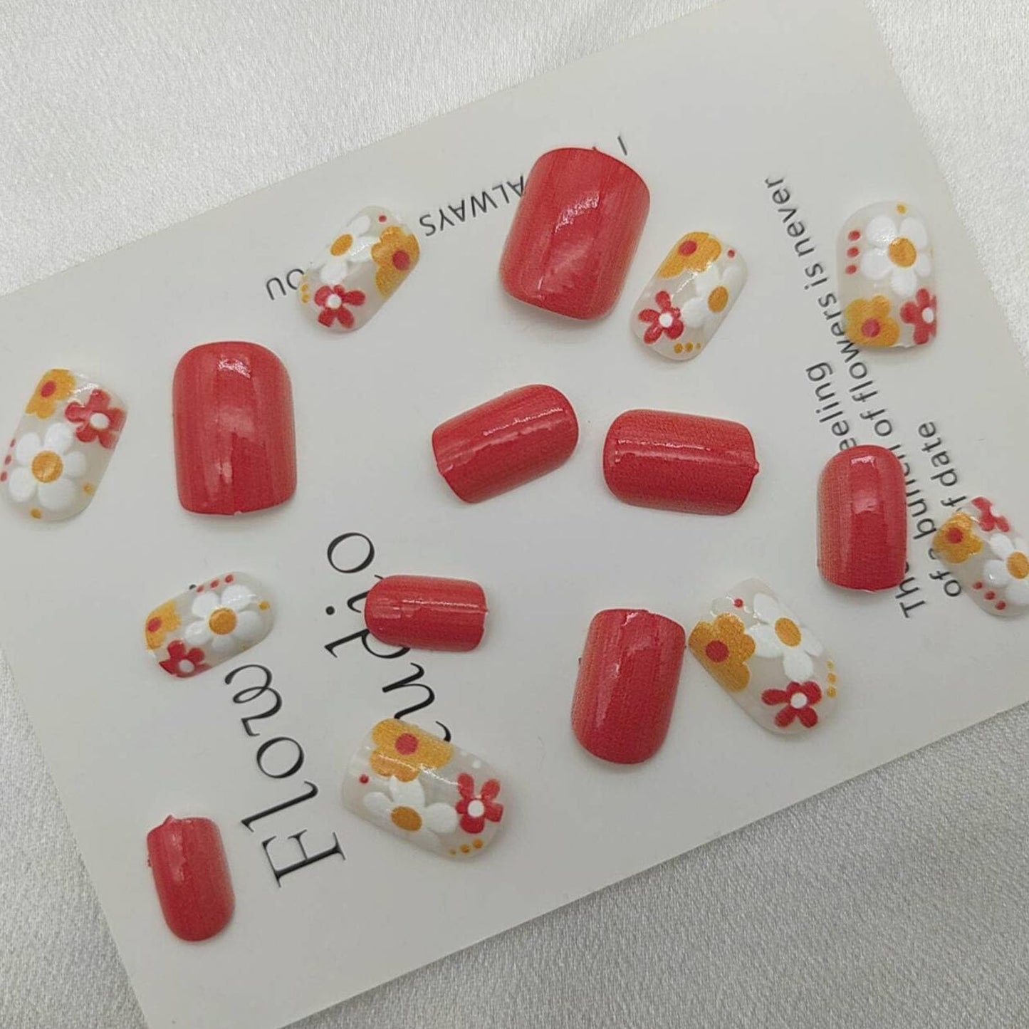 24Pcs Orange Press on Nails Short Square Fake Nails with Flower Full Cover Designs Nails Press ons White Yellow Acrylic Nails Summer Stick on Nails for Women