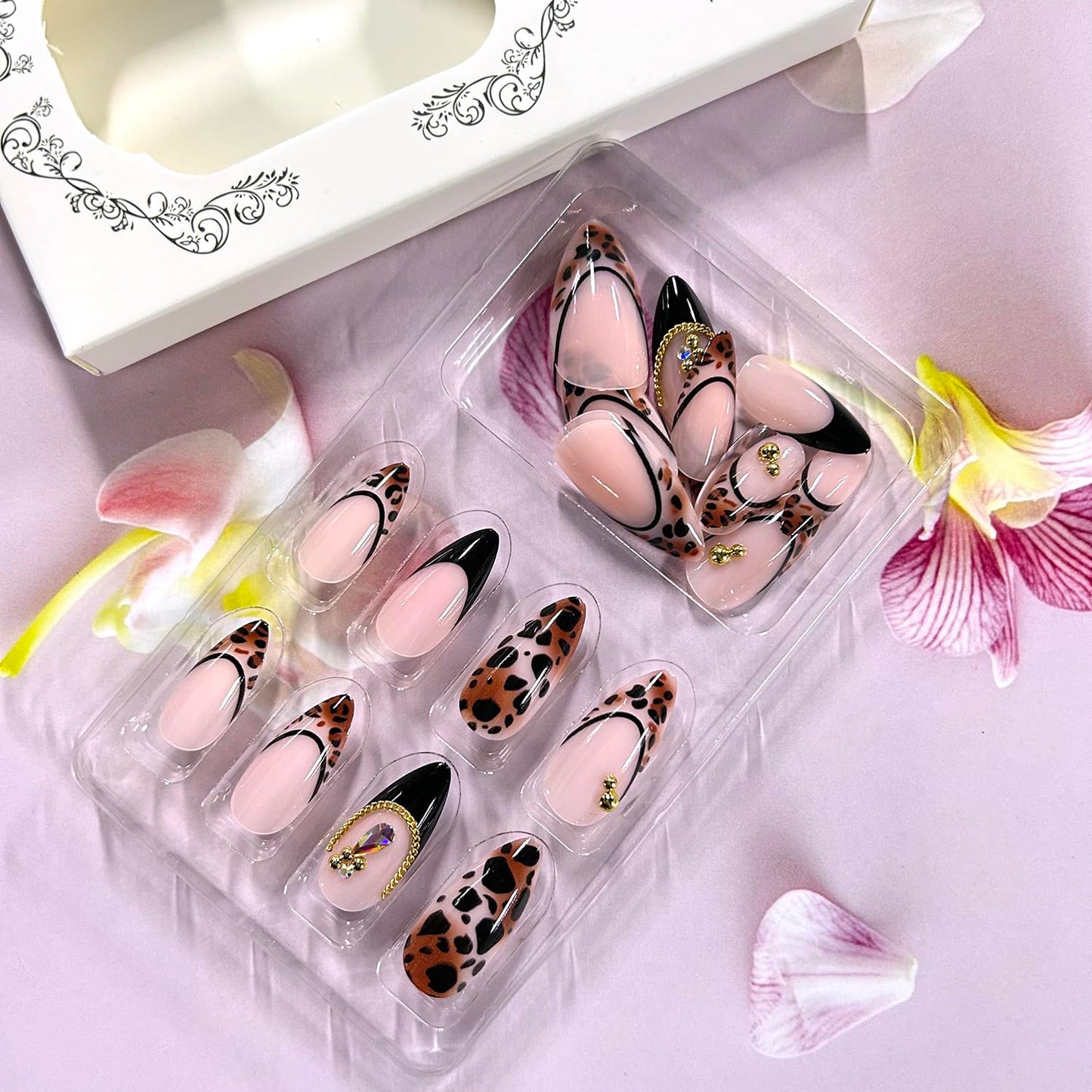 24Pcs French Black Leopard Print Press on Nails Medium Artificial Almond Acrylic Fake Nails Gold Beads Stick on Nail Full Cover Metal Chain Reusable Coffin Artificial Fingernails for Women Manicure