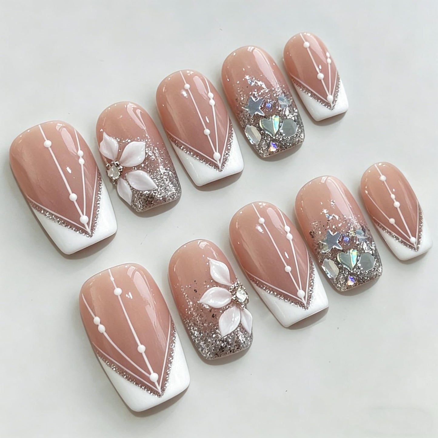 Luxury Press on Nails Medium Square Handmade 3D Unique Reusable ABS Material Fake Nails White French Tip False Nails with Glitter Flower Designs Elegant Glossy Glue on Nail Thick Acrylic Nail(S)