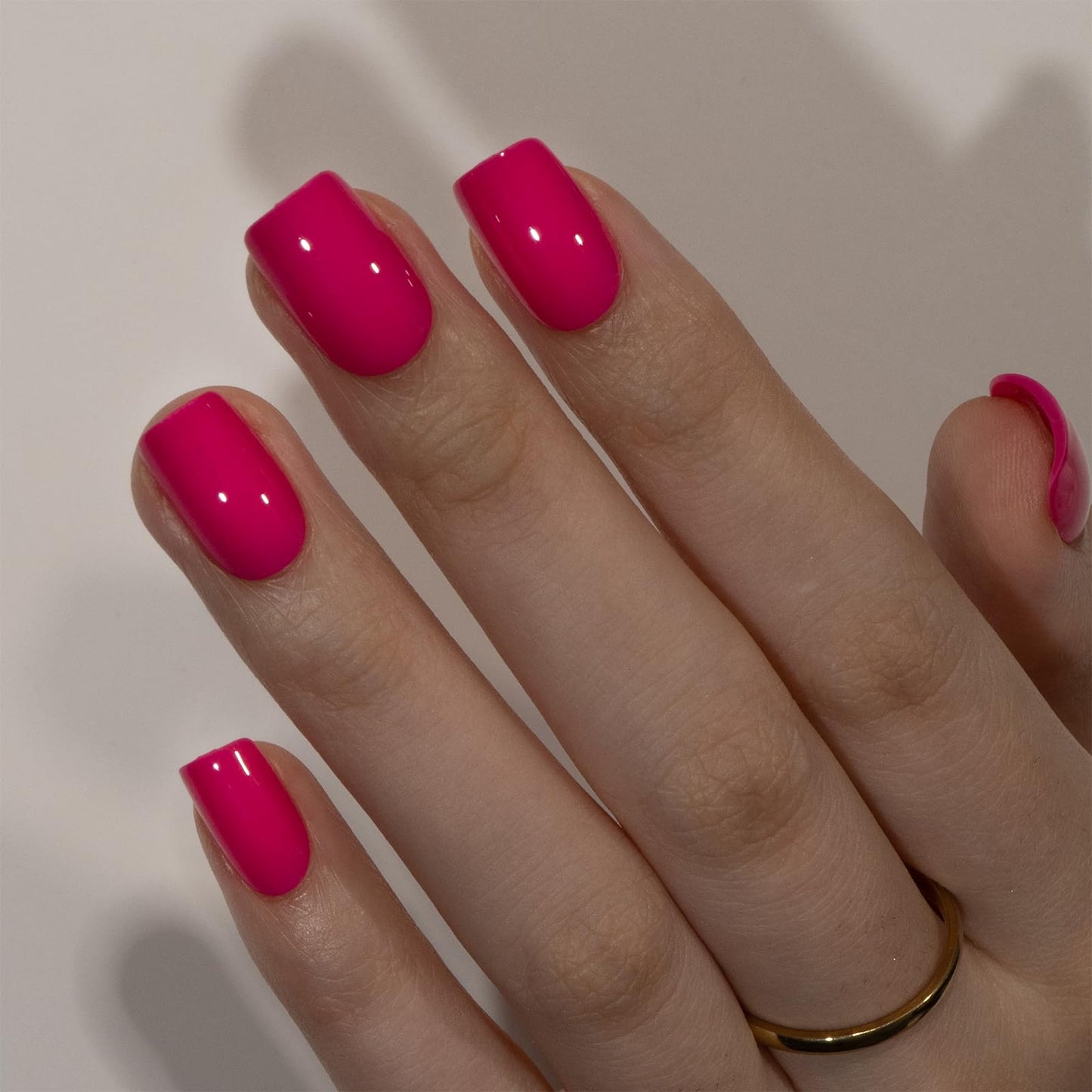 CurvLife Press on Nails Short Square Acrylic Fake Nails with Apricot Design Full Cover False Nails Glossy Nude Glue on Nails Artificial Stick on Nails for Women (Bright-Pink)
