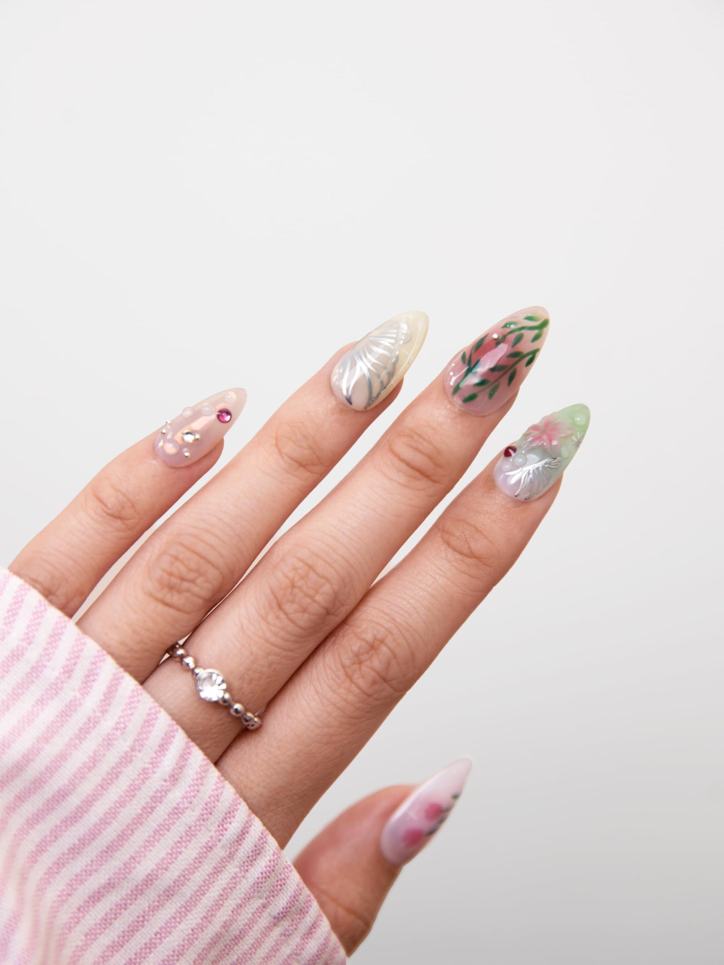 SIYOU Beauty | Radiant Garden | Pink and Green Floral Short Almond Press On Nails for Women (Large) - Reusable, Salon-Quality Fake Nails (10pc)