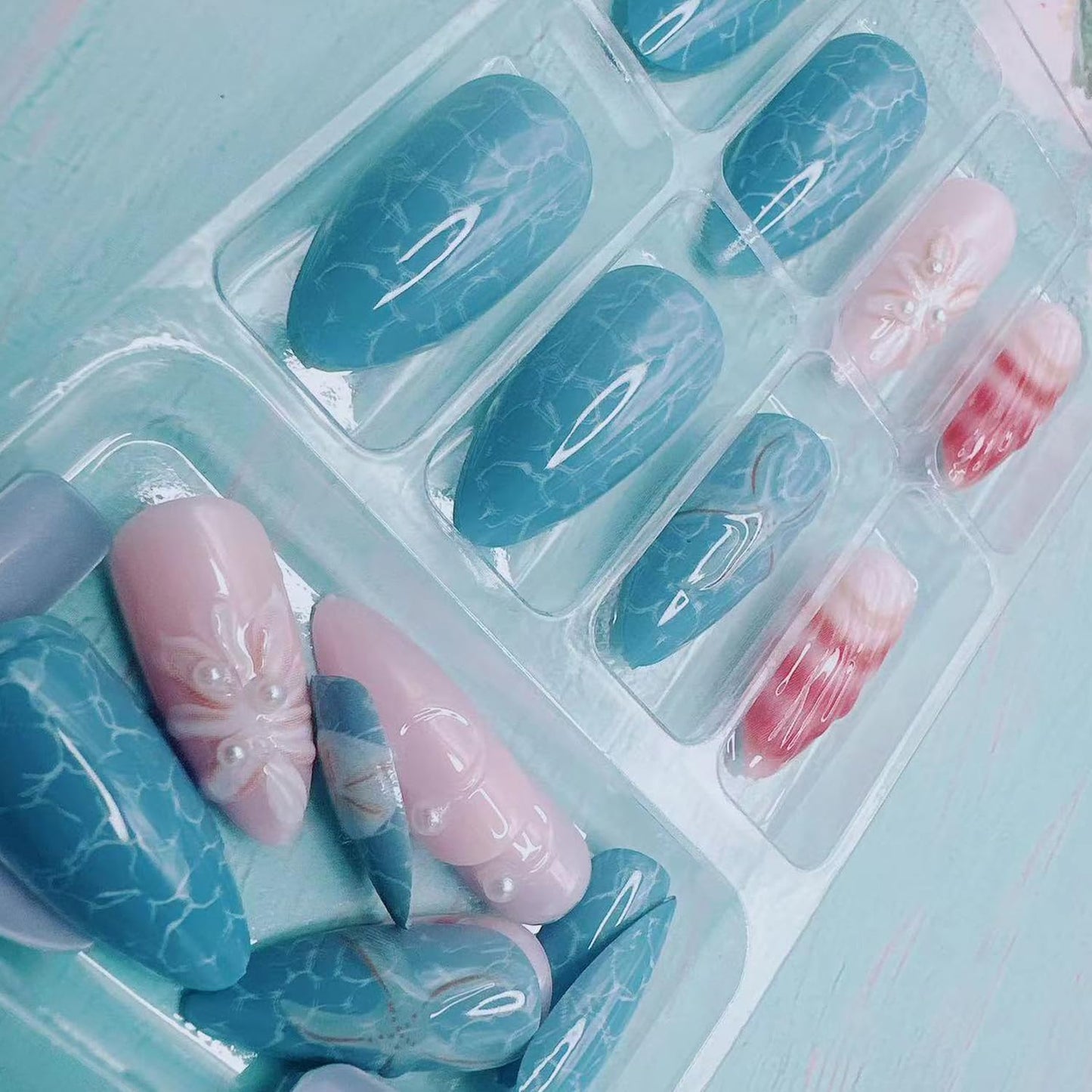 Blue Ocean Press on Nails Medium Almond Fake Nails with 3D Starfish Design Summer Shell False Nails Acrylic Nails Glossy Full Cover Artificial Nails Stick on Nails Nails Pearls for Women Decor 24pcs