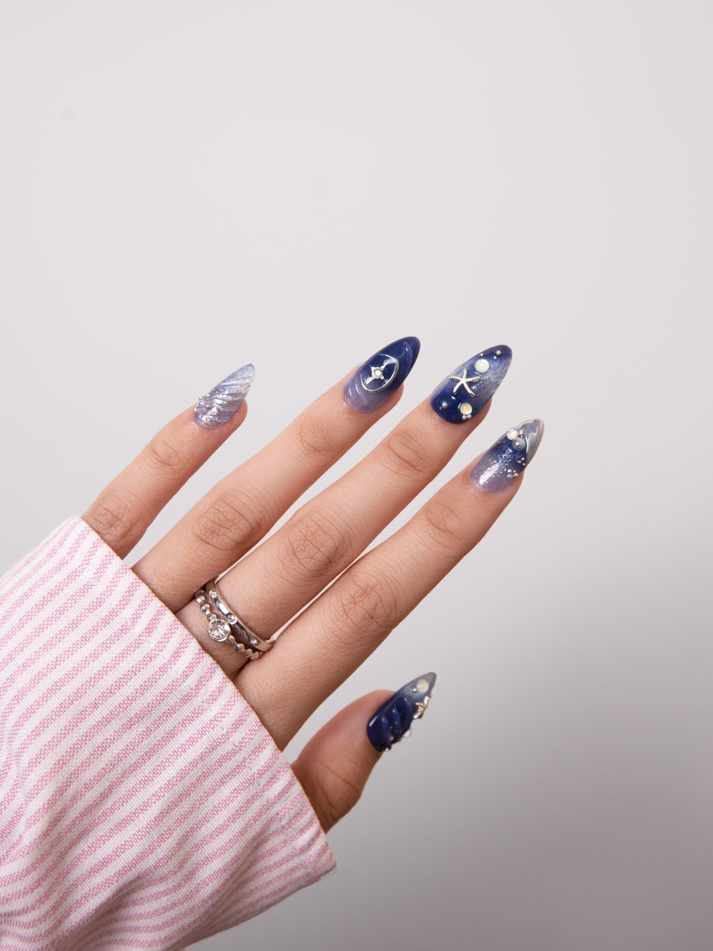 SIYOU Beauty | Ocean Of Stars | Navy Blue and Light Blue Mermaid Glitter Short Almond Press On Nails for Women (Small) - Reusable, Salon-Quality Fake Nails (10pc)