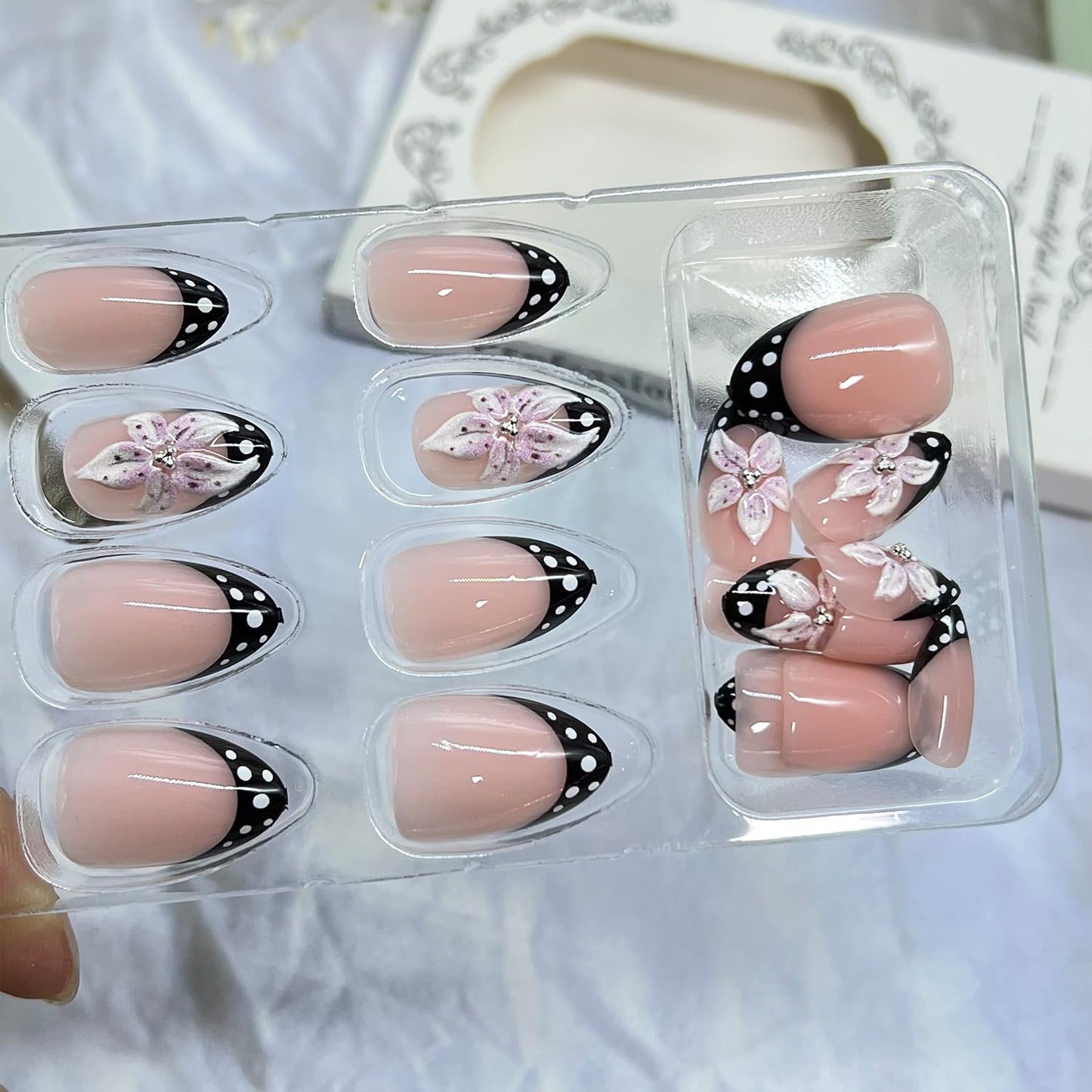 Spring Polka Dot Press on Nails Short Almond Fake Nails with 3D Lily Flower Design Black French Tip False Nail Glossy Full Cover Stick on Nail For Women Manicure 24 Pcs