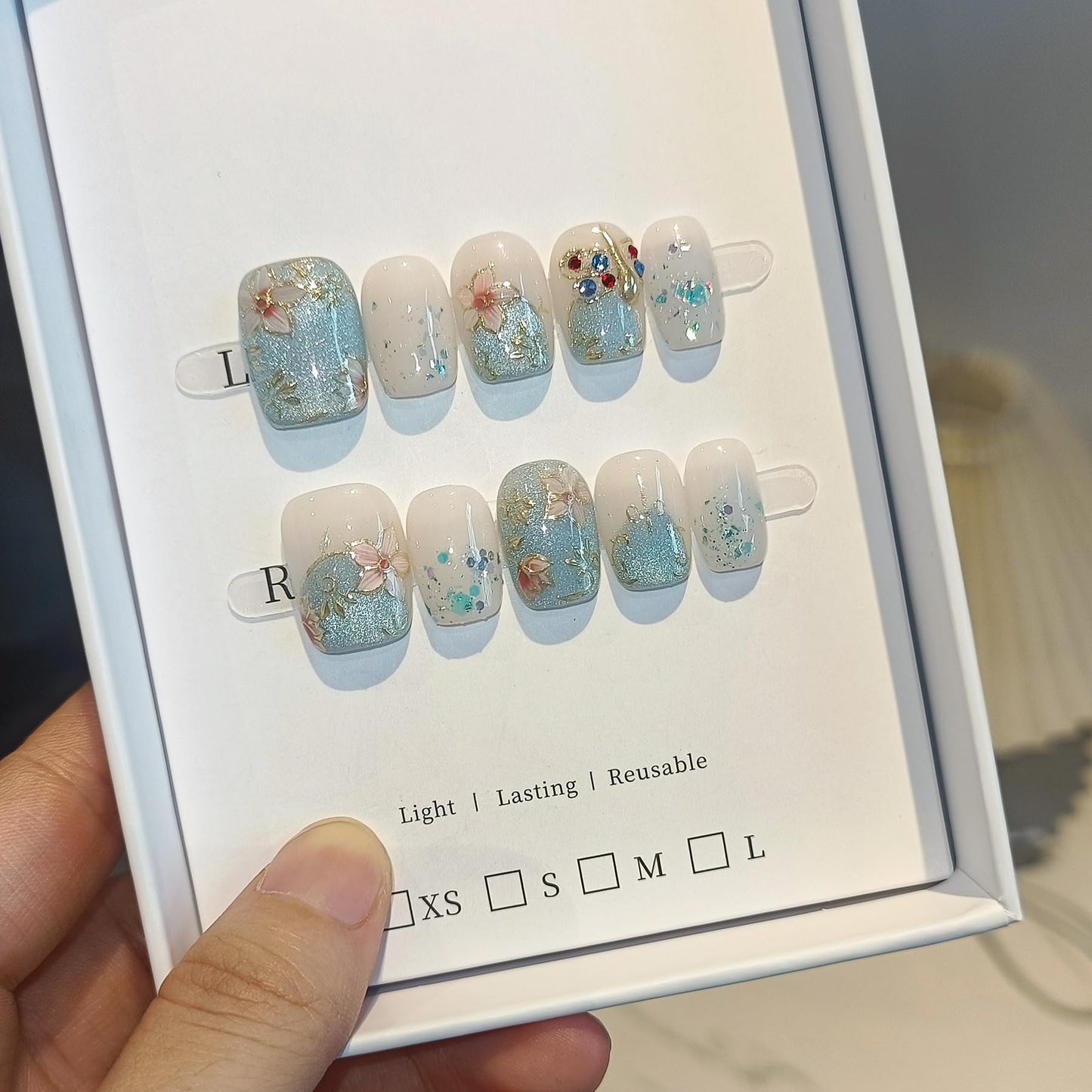 TENPAL Hand-Painted Cloisonne Press on Nails 10Pcs Kit,Short Squoval Blue Porcelain Gradient Fake Nails,Cat Eye Glitter Oriental Bloom False Nails,Chinese Classical Art Glue on Nails for Women(S)