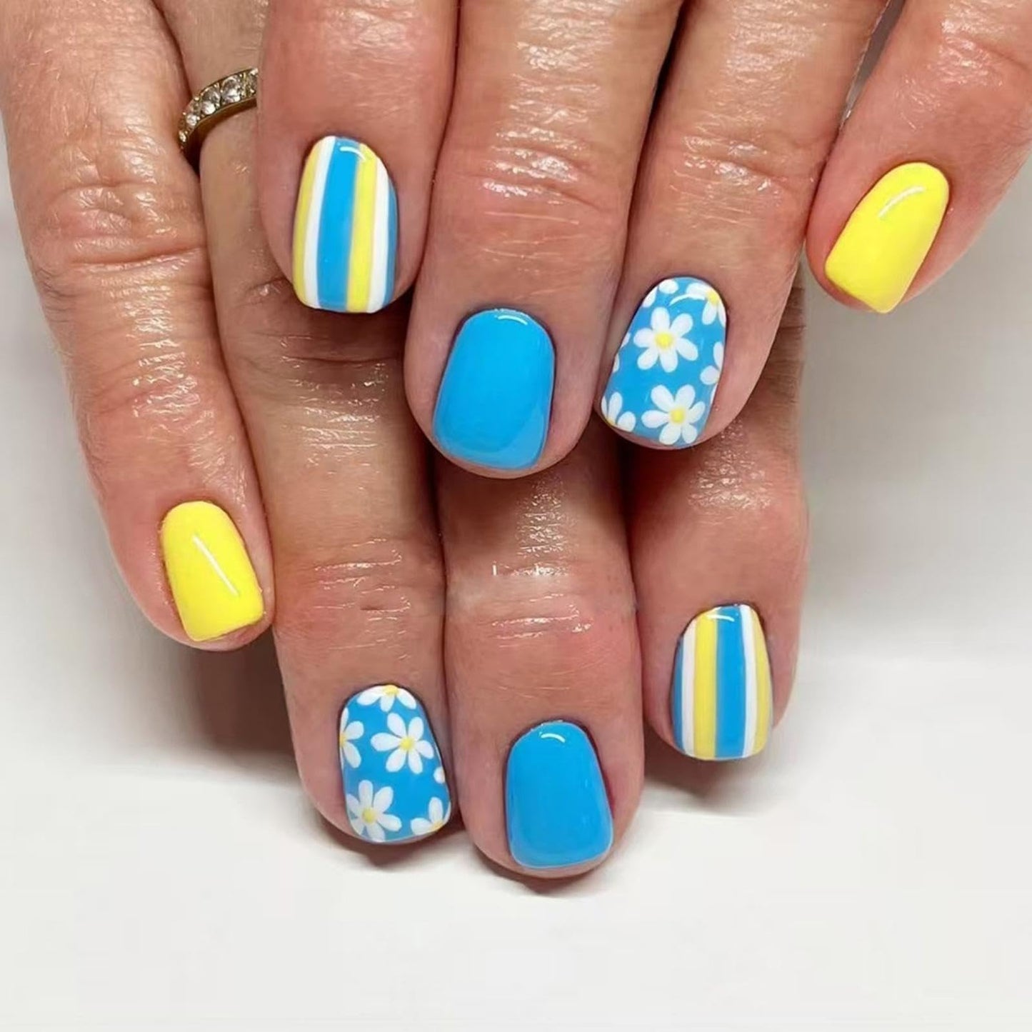Flower Press on Nails Short Square Fake Nails with White Floral Design Glossy Blue Glue on Nails Yellow Striped Nails Press ons Reusable Full Cover Spring Summer Acrylic Nails for Women Manicure 24Pcs