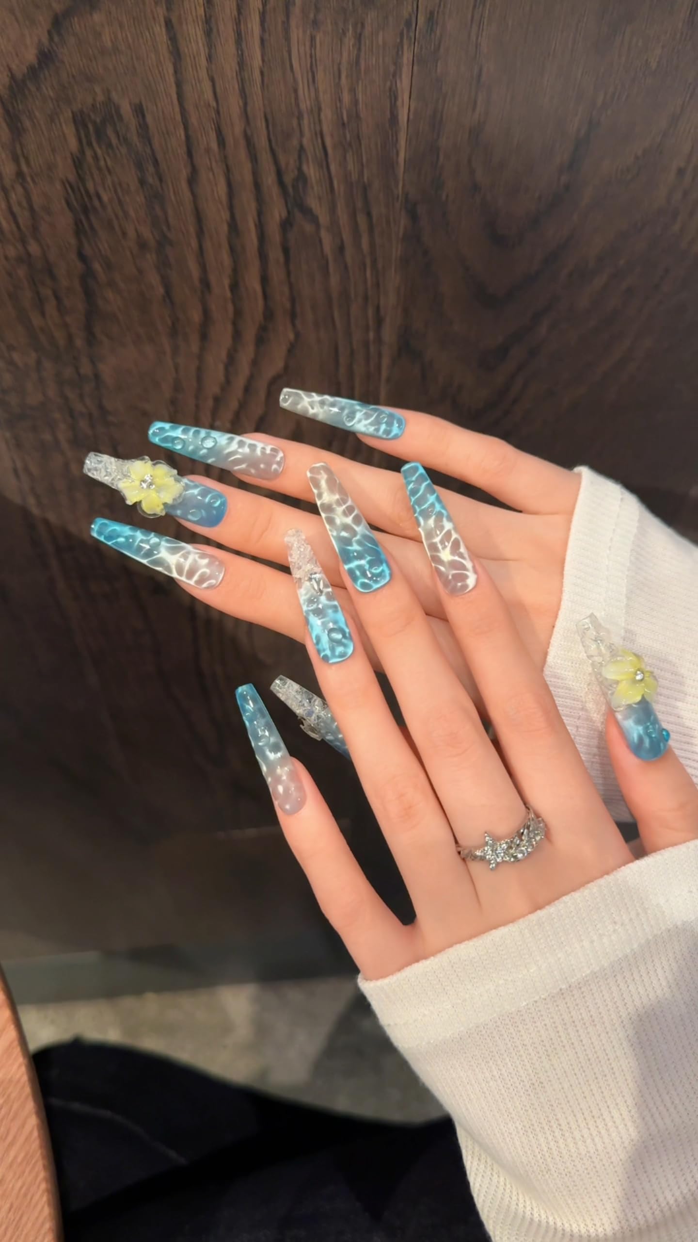 Summer Ocean Fake Nails, Blue Gradient Stiletto Coffin Nails with 3D Flowers & Glitter, Long Fake Nails for Women, Water Wave Design (S)