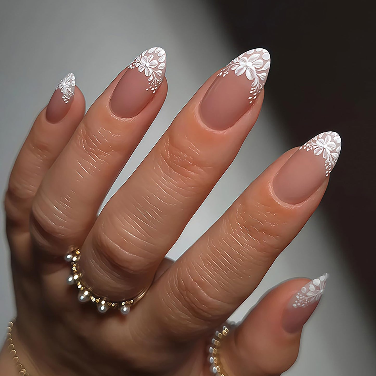 Short Almond Press on Nails With Flower French Tip Oval Nude Pink Fake Nails Press ons Acrylic Nails False Nails Full Cover Artificial Stick on Nails for Women Girls 24 Pcs