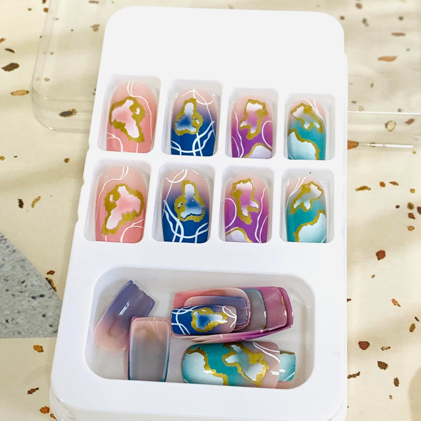 Vezocim Acrylic Square False Nails Sets, 24Pcs Pink Gradient Press on Nails Medium Coffin with Gold White Line Designs, Glossy Full Cover Artificial Fake Nails Glue Fingernails with Charm for Women