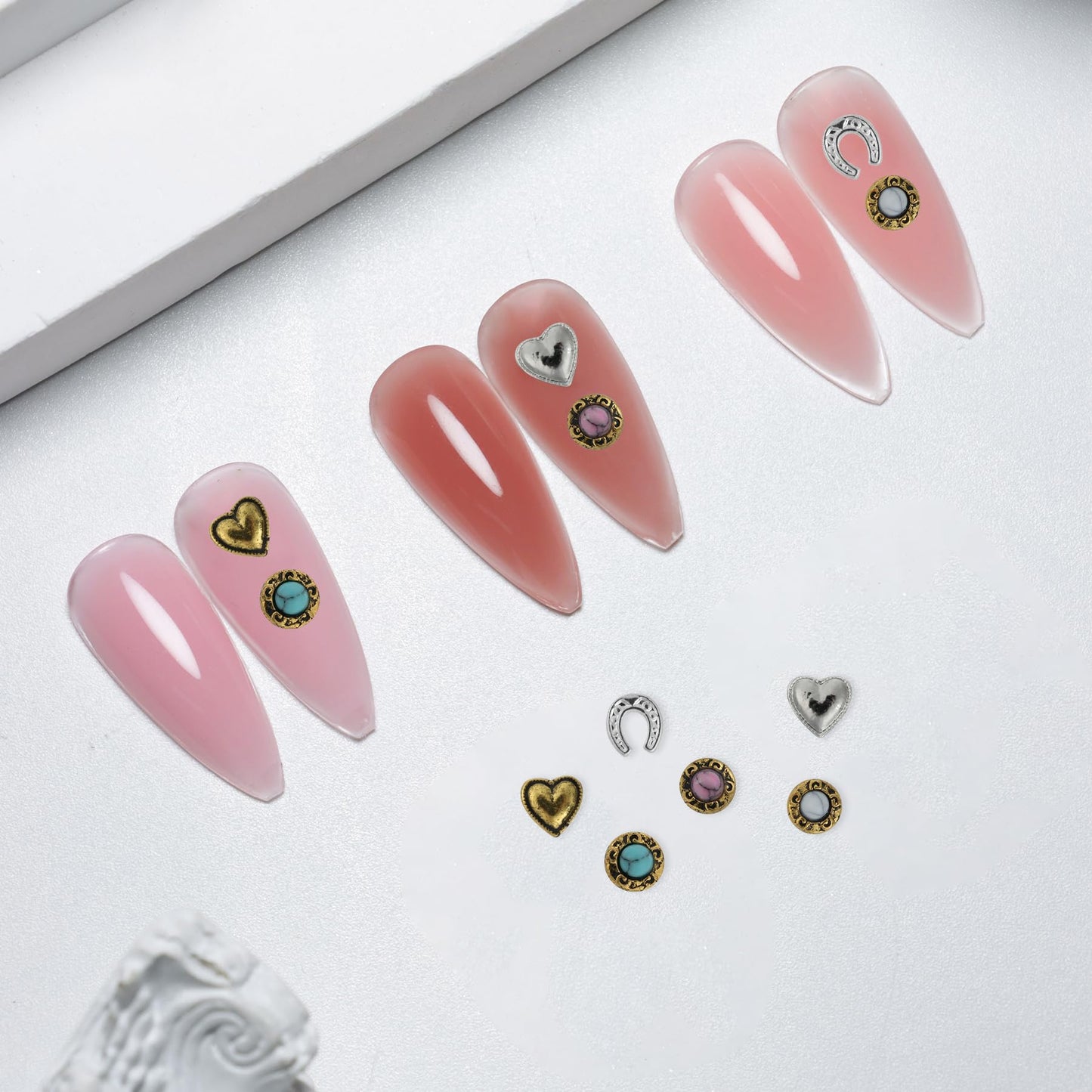 Ohmique 30 PCS Western Nail Charms - 3D Vintage Cowboy Cowgirl Nail Charms, Turquoise, Gold, Silver, Pink, Blue Retro Metal Gem Western Art Stickers Accessories for DIY