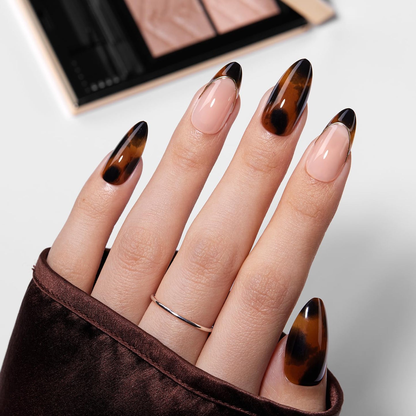 VSALON Press On Nails Short Almond, 32 Pcs 16 Sizes Brown Cat Eye & Tortoise Shell French Tip Glue On Nails Kit for Women