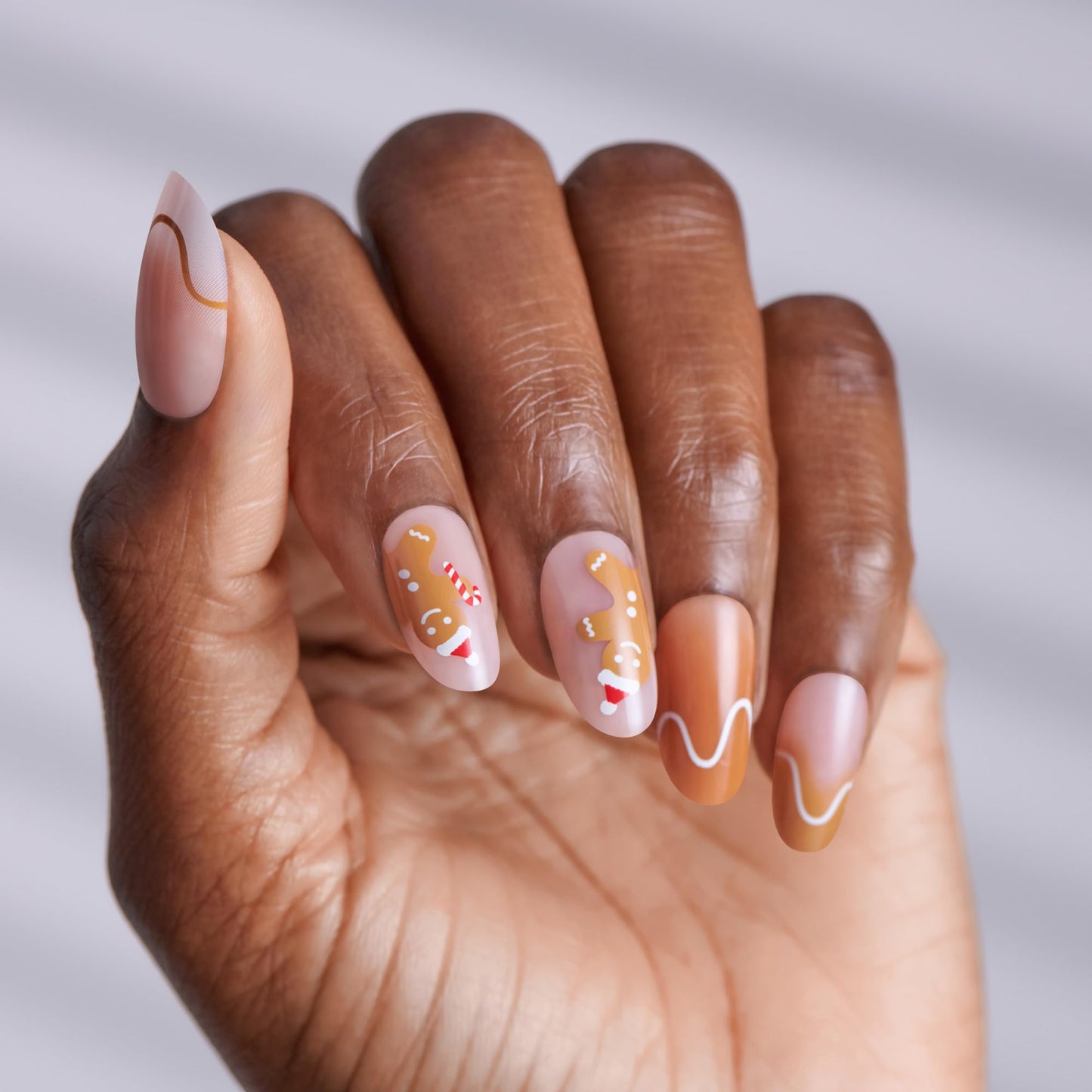 KISS Voguish Fantasy Holiday Press On Nails, ‘Holly Nights’, Brown, Medium Oval, No Damage To Natural Nails, Pink Gel Nail Glue (2g), Mini Nail File, Manicure Stick, & 28 Fake Nails