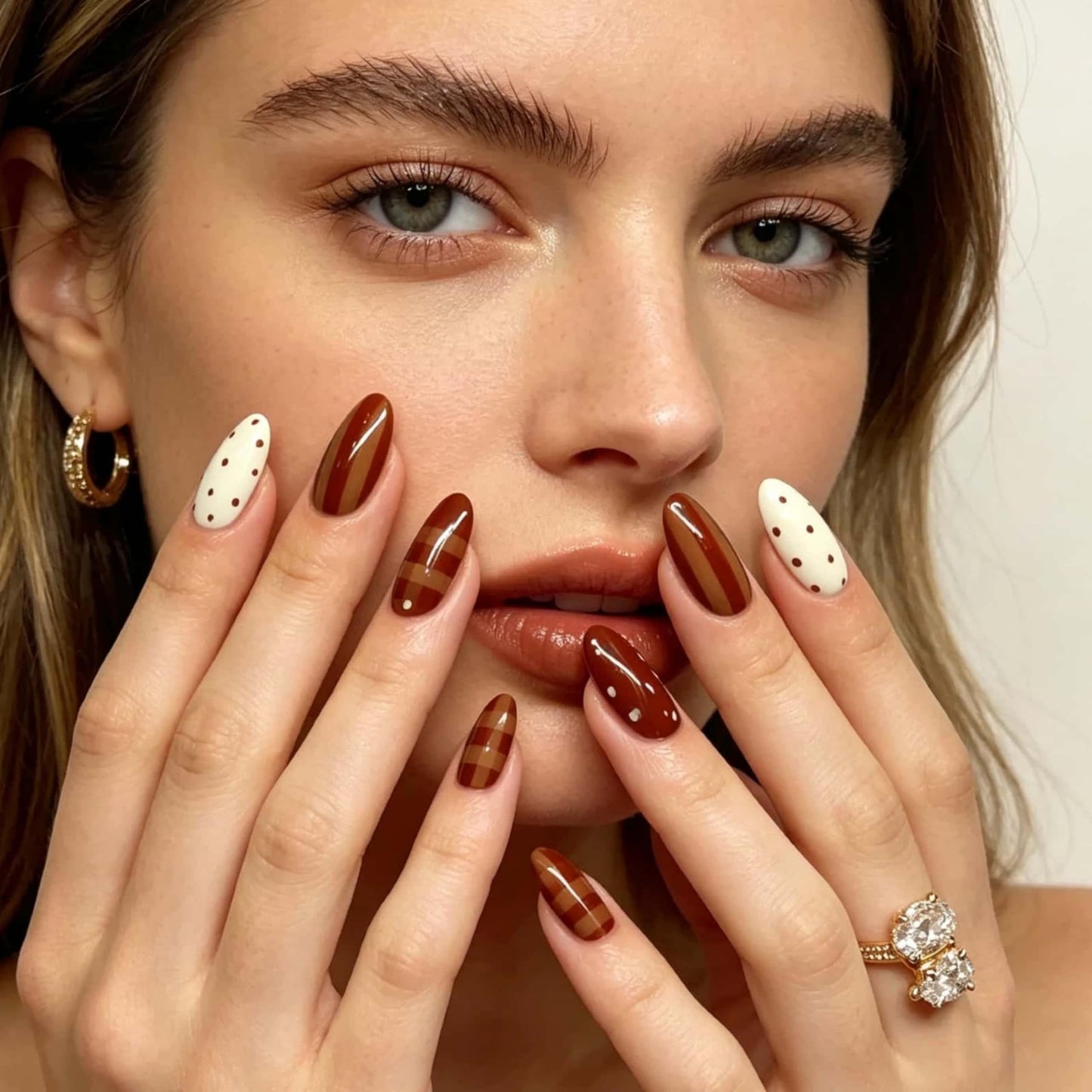 CLYHLTMZ Almond Press On Nails Short Fake Nails with Polka Dot Brown Stripes Design Glue On Nails 24 Pcs Cute Acrylic Press on Tips White Full Cover Stick on Nail Reusable Manicure Sticky for Women