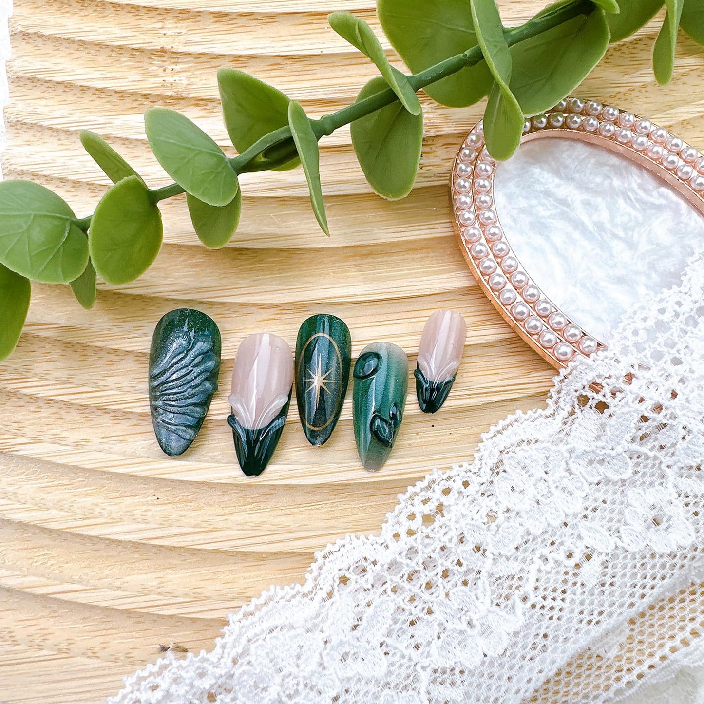 24Pcs Green Press on Nails Medium Almond Fake Nails with 3D Leaves Designs Spring False Nail Reusable Green French Tip Acrylic Nails Glossy Silver Star Full Cover Glue on Nails for Women