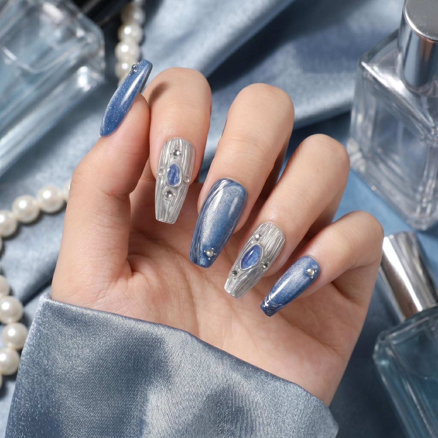 Sun&Beam Nails Handmade Press-on Medium Long Coffin Nails Silver White Blue False Nail Tips Design Baroque Style Fashionable 10 Pcs Set (#154 M)