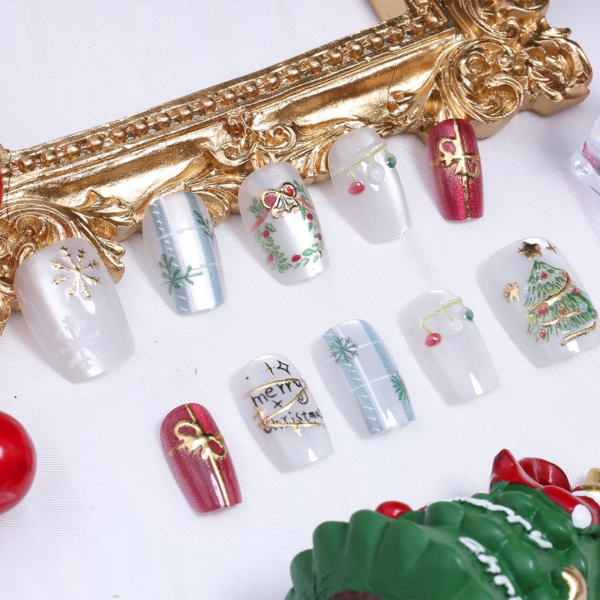 30Pcs Christmas Press on Nails Short Square Fake Nails Xmas Trees Garland False Nails with 3D Gold Snowflake Gems Gift Ball Design glitter Glue on Nails Full Cover Artificial Stick on Nail for Women