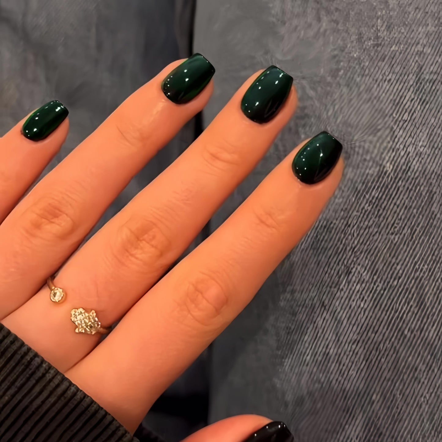 KQueenest Emerald Green Cat Eye Press on Nails Short, 30 Pcs Chrome Press on Nails Square, Sparkly Glitter Black Fake Nails Press on Short, Reusable Soft Gel Glue on Nails for Women, Gothic Design