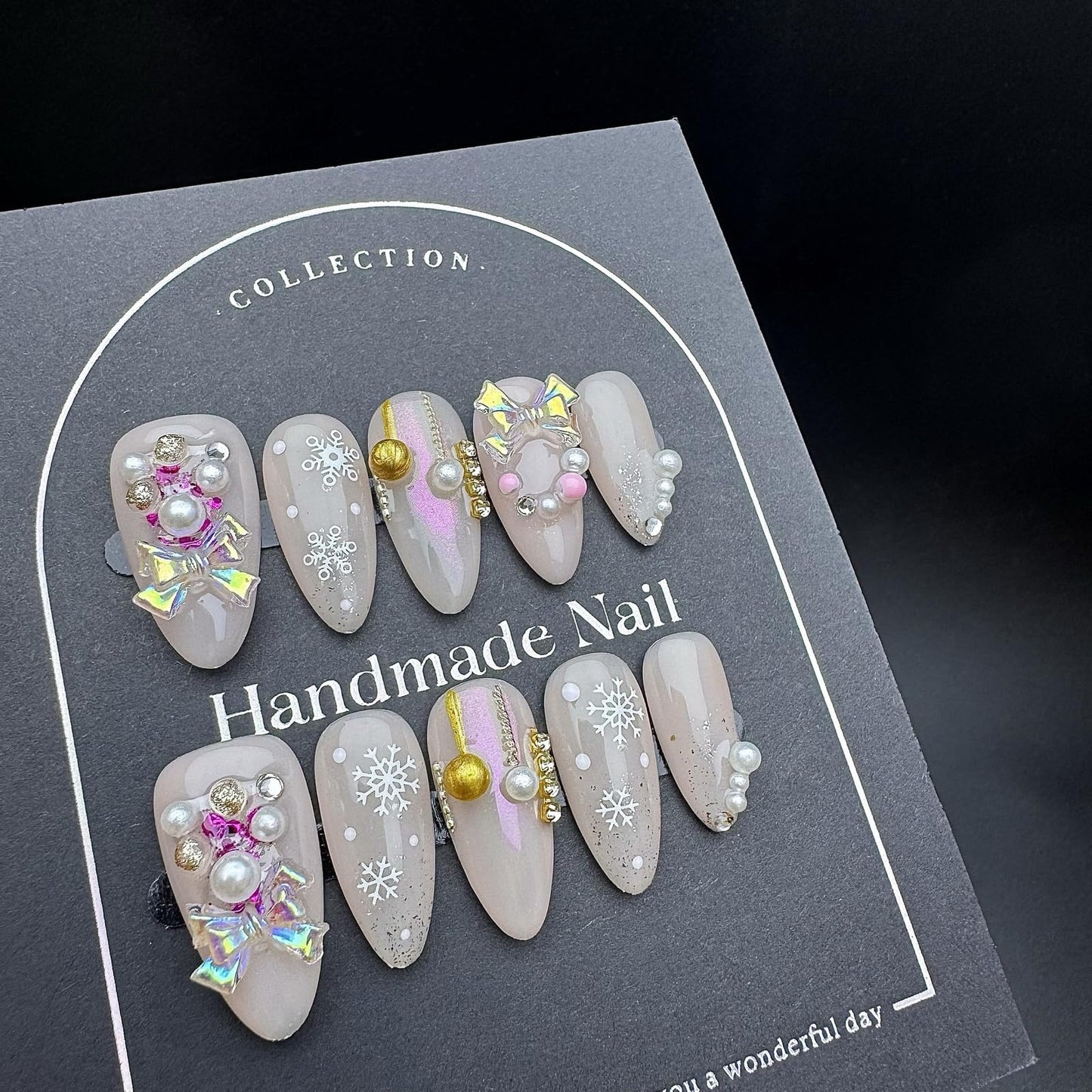 10Pcs Handmade Press on Nails Winter Christmas Press on Nails Medium Almond Fake Nails Acrylic Nails Full Cover Reusable Stick on Nail Xmas Snowflake False Nail for Women Girls Nail Accessories (S)
