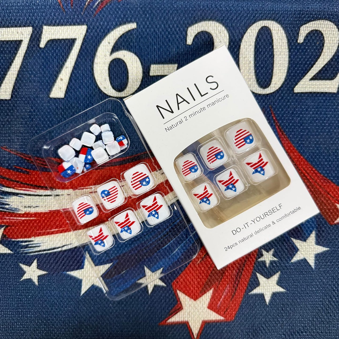 4th of July Press on Toenails Short Square Glossy Fake Toe Nails American Flag Star Heart False Toenails Red White Blue Checkered Toe Nail Press ons Acrylic Stick on Toes for Women 24Pcs