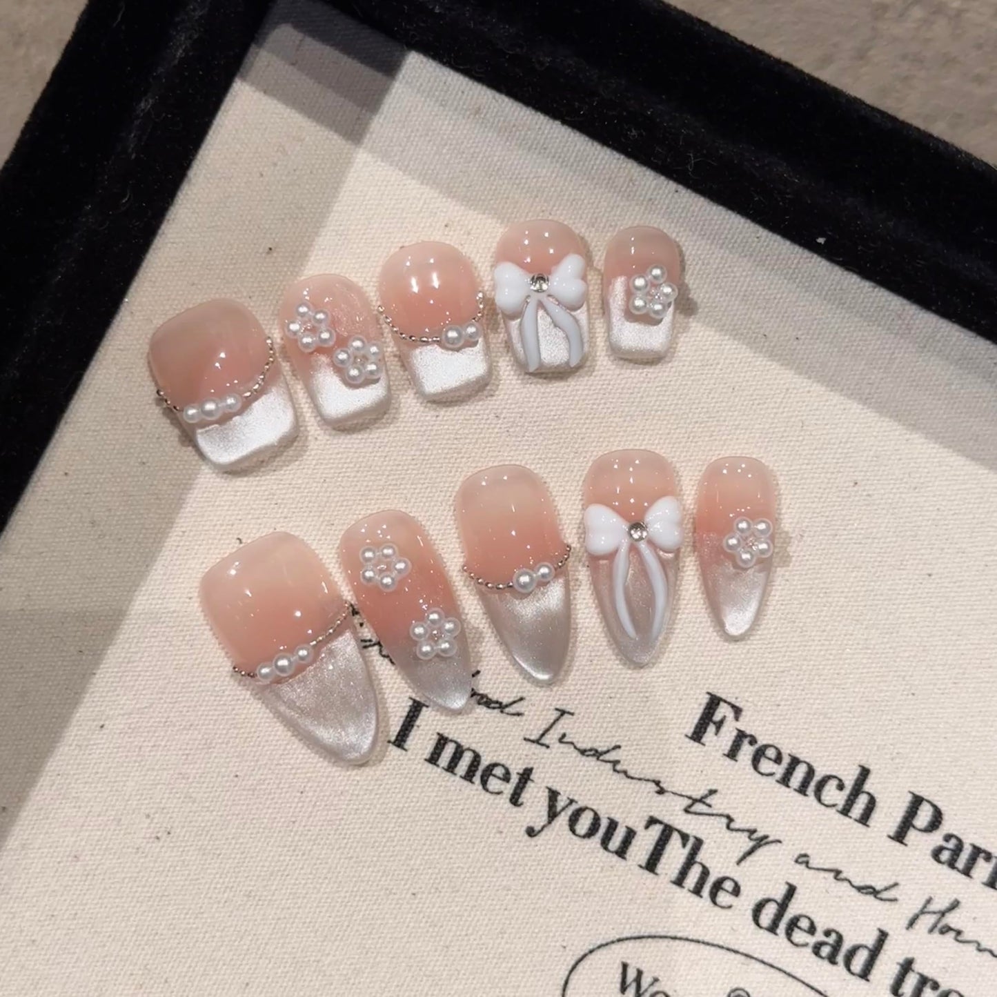 10PCS Luxury Handmade Press On Nails Nude Gradient Cat's Eye with Pearl Bow & Sparkling Rhinestones for Wedding & Party Reusable Almond Fake Nails Design Gift For Women and Girls (251101, XS)