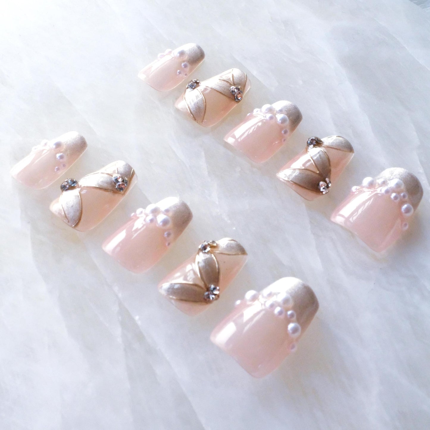 GLORS Press-on False Nails, medium ballerina Cat Eye Silk Ribbon with French Manicure, Glitter Finish, Pink/White Ombre, 10 Pieces (Small, MB)