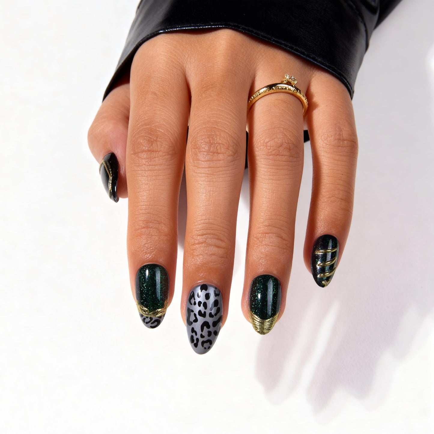 PILOLO Press On Nails Leopard Print, Almond Acrylic Press On Nails, Cheetah Print Fake Nails Glue On, Medium Full Cover Reusable Stick On False Nail Tips for Women Girls (Emerald Wild)