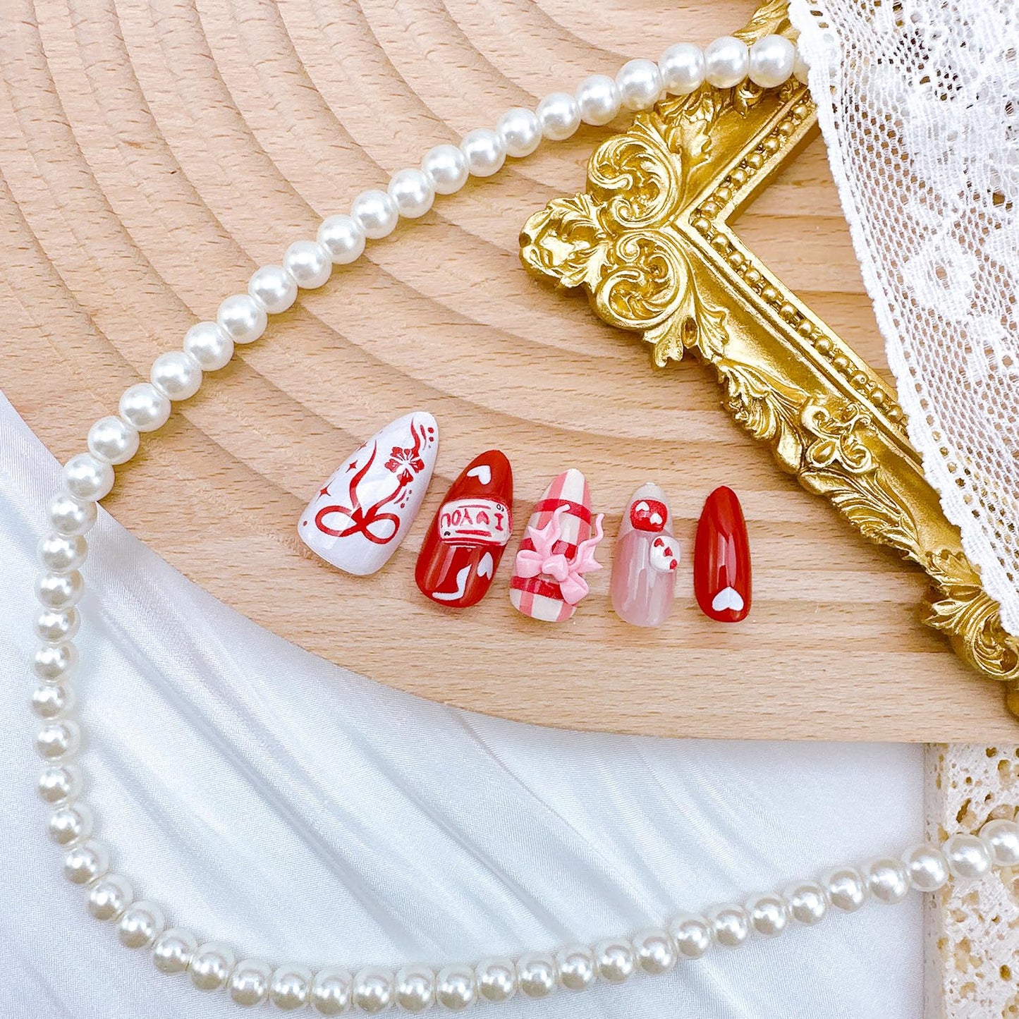 24Pcs Valentines Press on Nails Medium Almond Fake Nails with Heart Bow Rhinestones Romantic Red Lips False Nails 3D Strawberry Acrylic Nails Valentine Hearts Full Cover Stick on Nail for Women