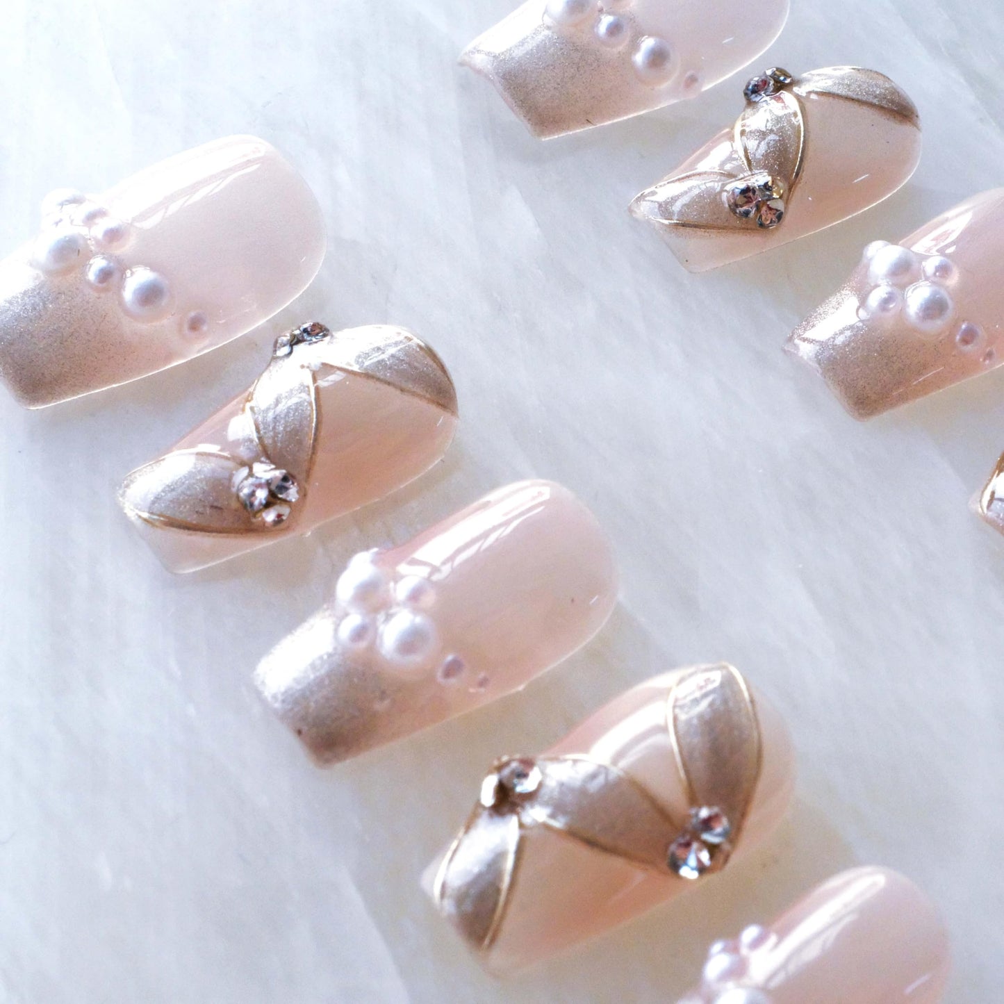 GLORS Press-on False Nails, medium ballerina Cat Eye Silk Ribbon with French Manicure, Glitter Finish, Pink/White Ombre, 10 Pieces (Small, MB)