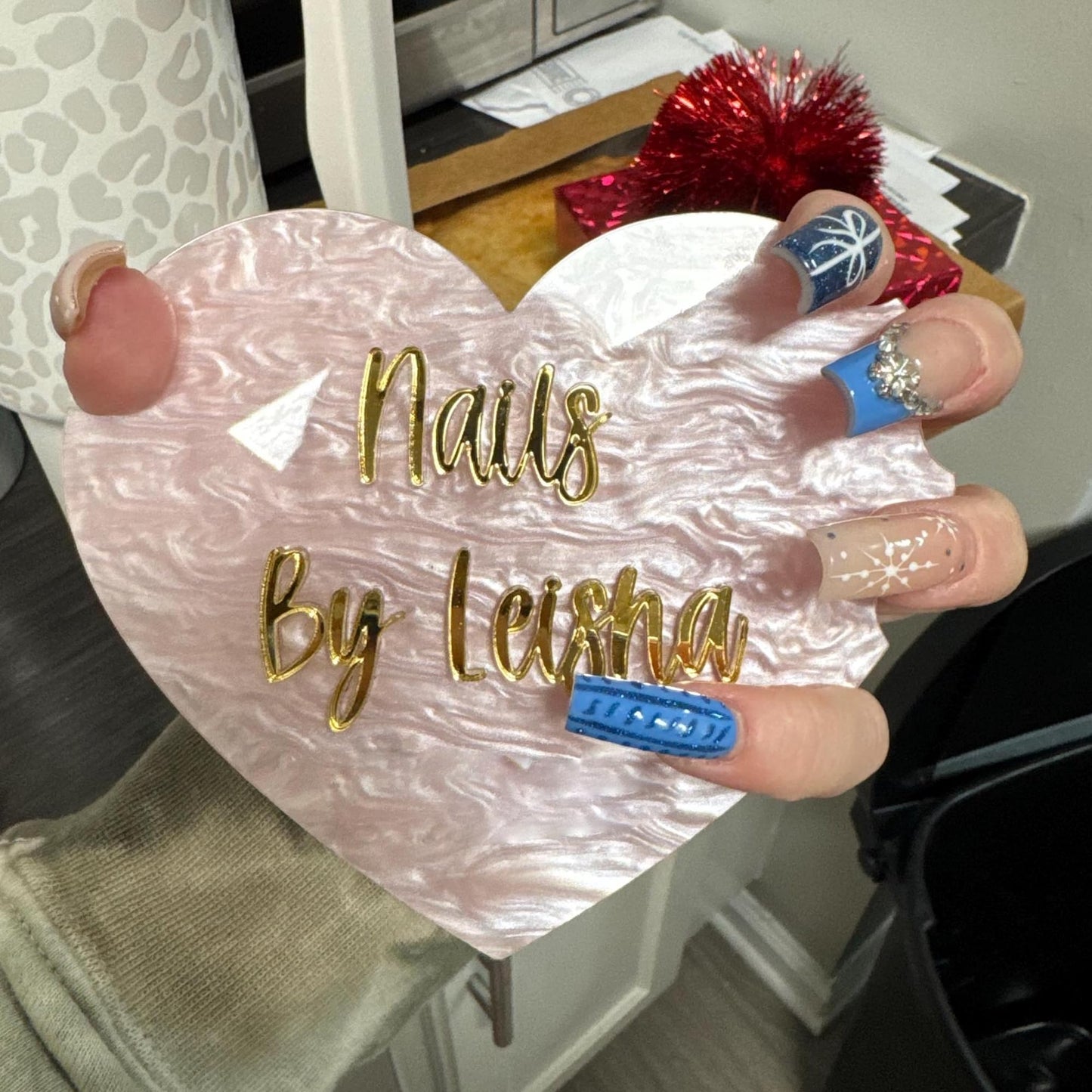 Jasilon Custom Nail Photo Props, Acrylic Nail Picture Props Personalized Logo Nail Tech Decor Plate Nailfie Disk with Social Media Salon Nail Display Stand Nail Polish Display Gifts for Nail Artist